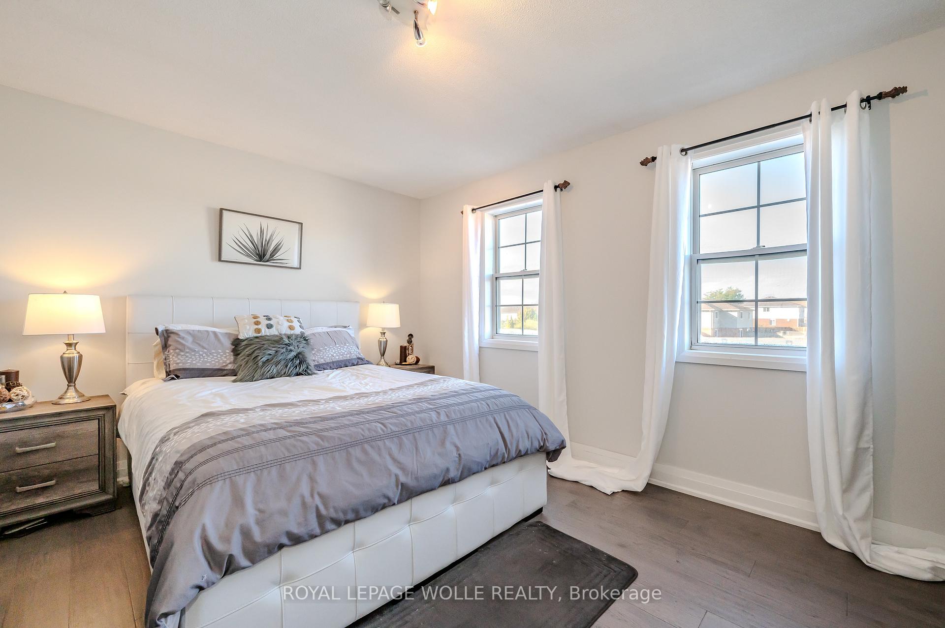 Photo 25 of 429 Erinbrook Drive, Kitchener — HOMEH