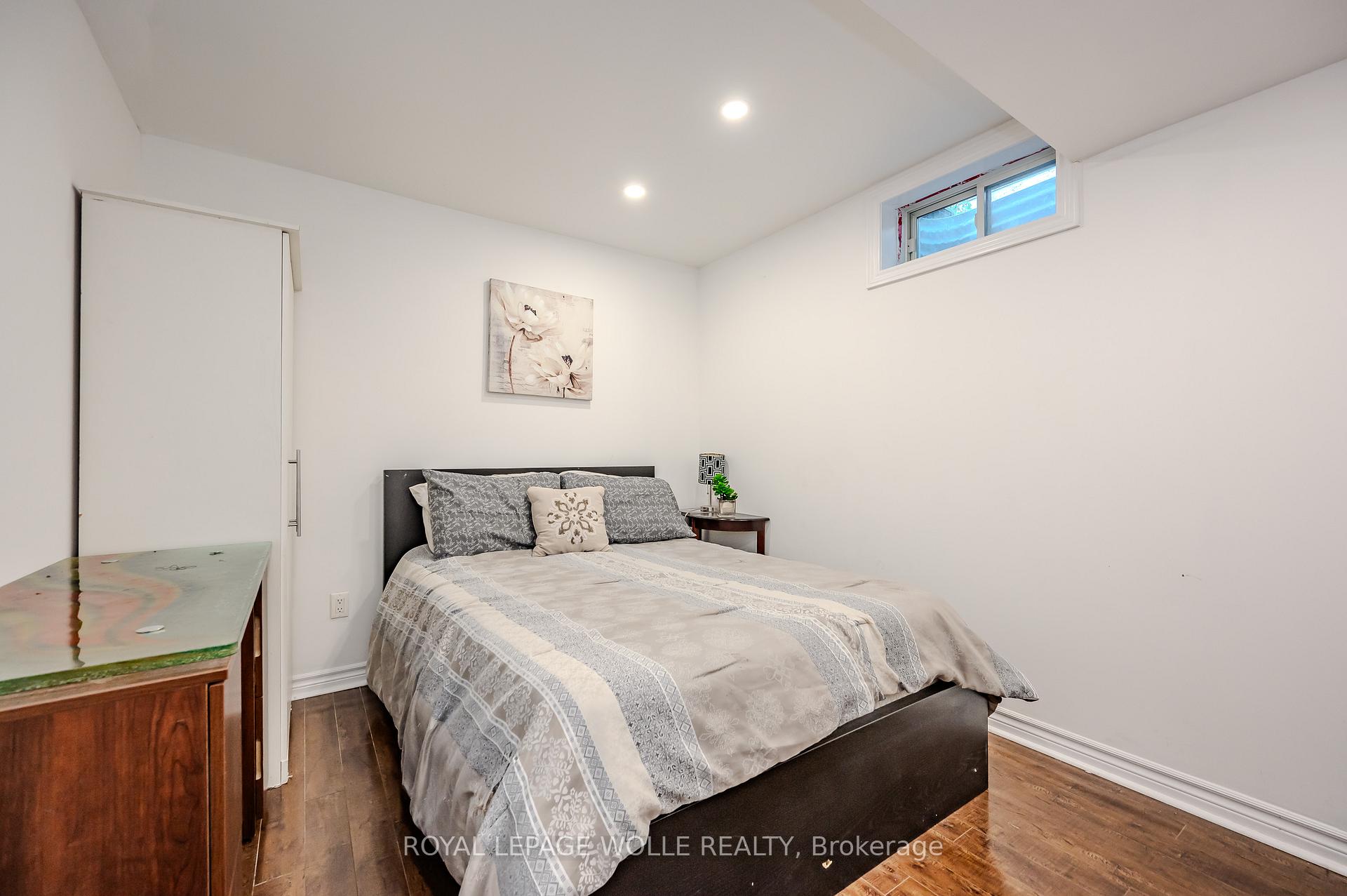 Photo 32 of 429 Erinbrook Drive, Kitchener — HOMEH