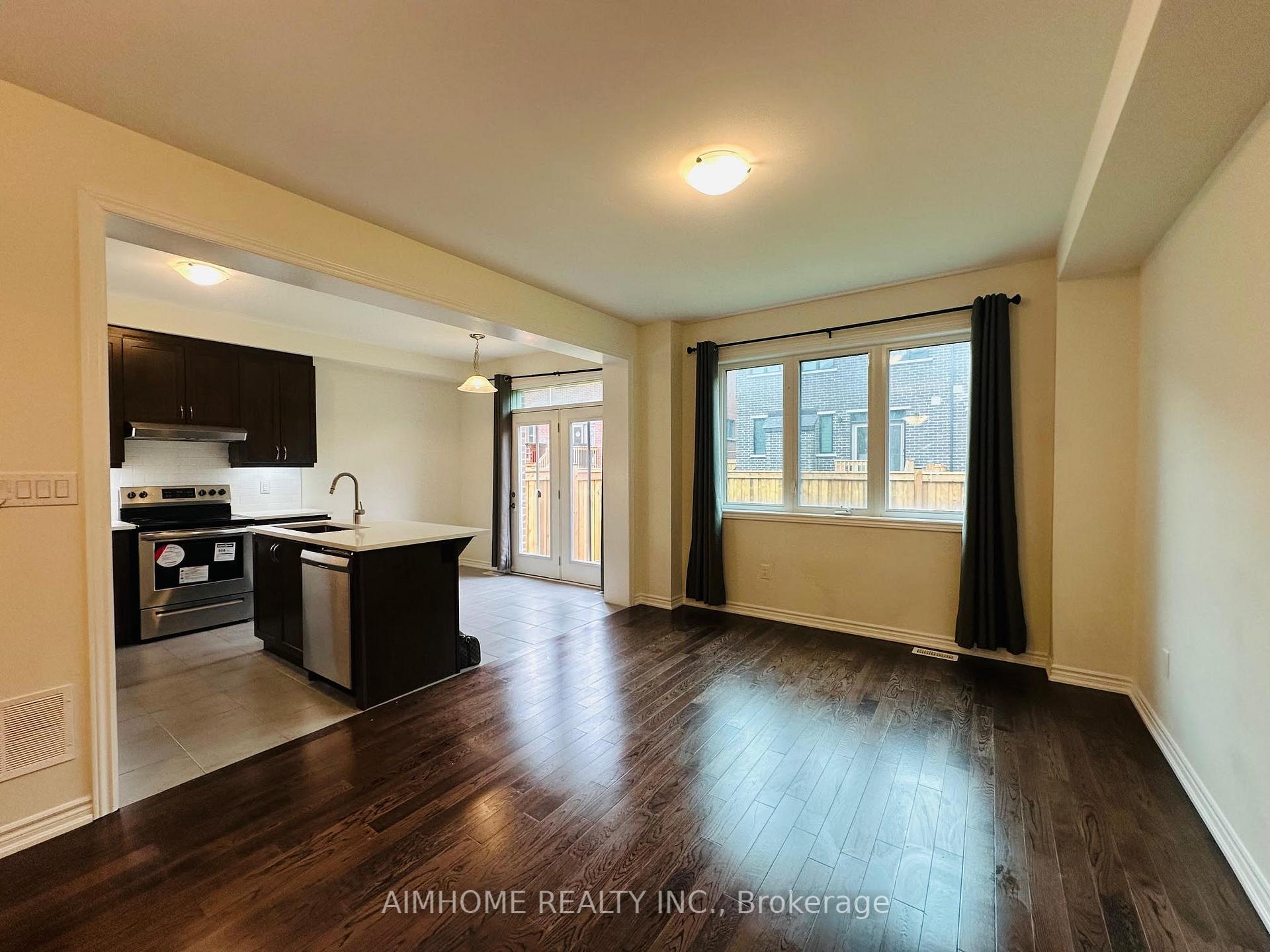 Photo 2 of 4 Therma Crescent, Markham, Victoria Square — HOMEH