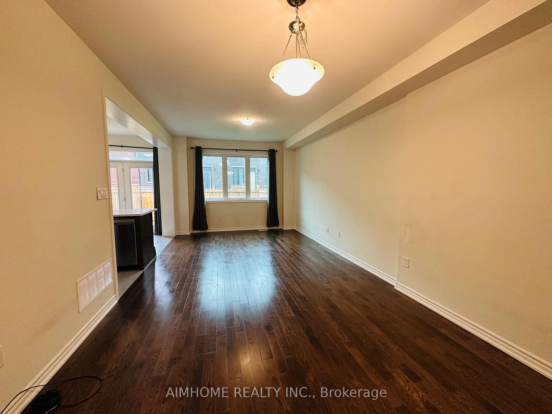 Photo 4 of 4 Therma Crescent, Markham, Victoria Square — HOMEH