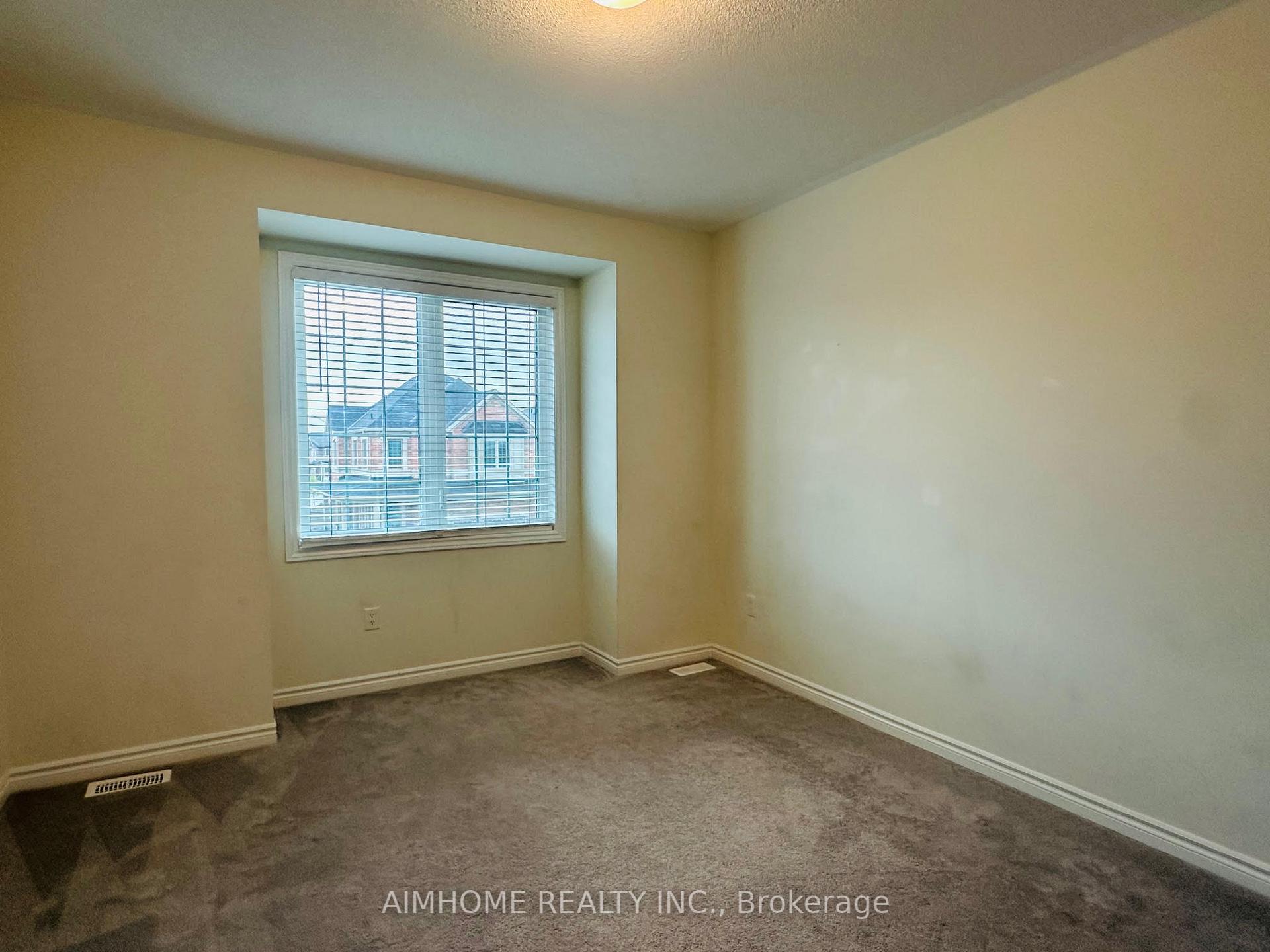 Photo 8 of 4 Therma Crescent, Markham, Victoria Square — HOMEH