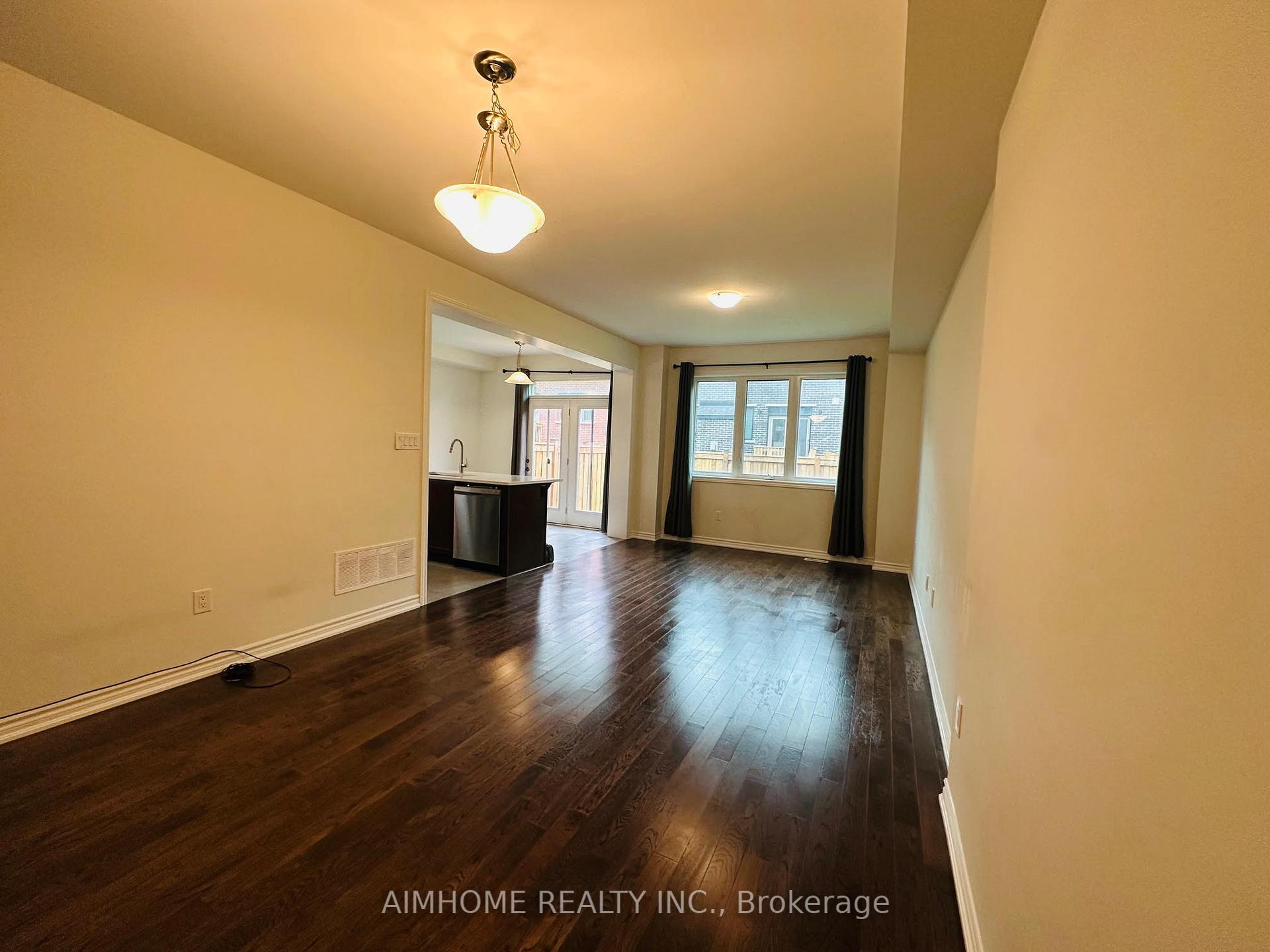 Photo 12 of 4 Therma Crescent, Markham, Victoria Square — HOMEH