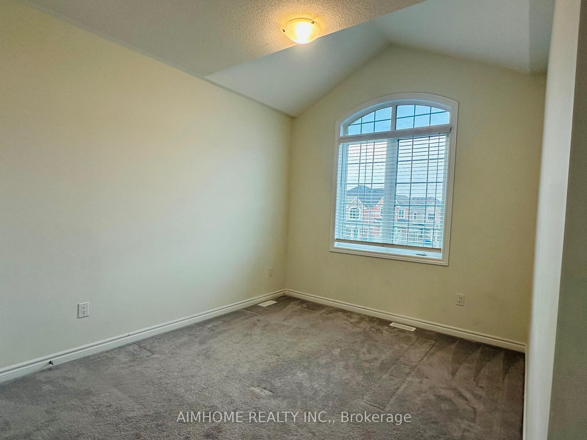 Photo 13 of 4 Therma Crescent, Markham, Victoria Square — HOMEH