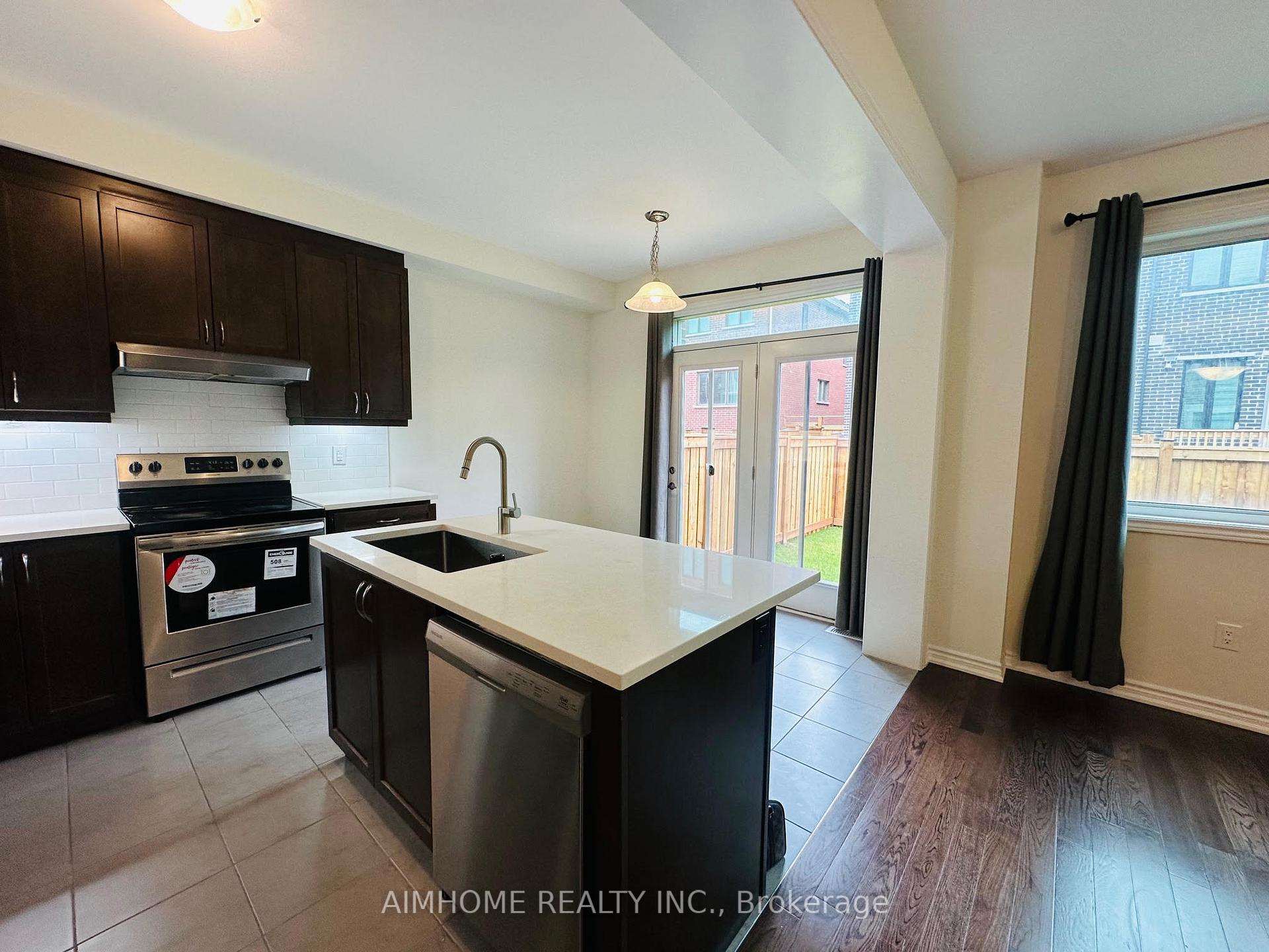 Photo 14 of 4 Therma Crescent, Markham, Victoria Square — HOMEH