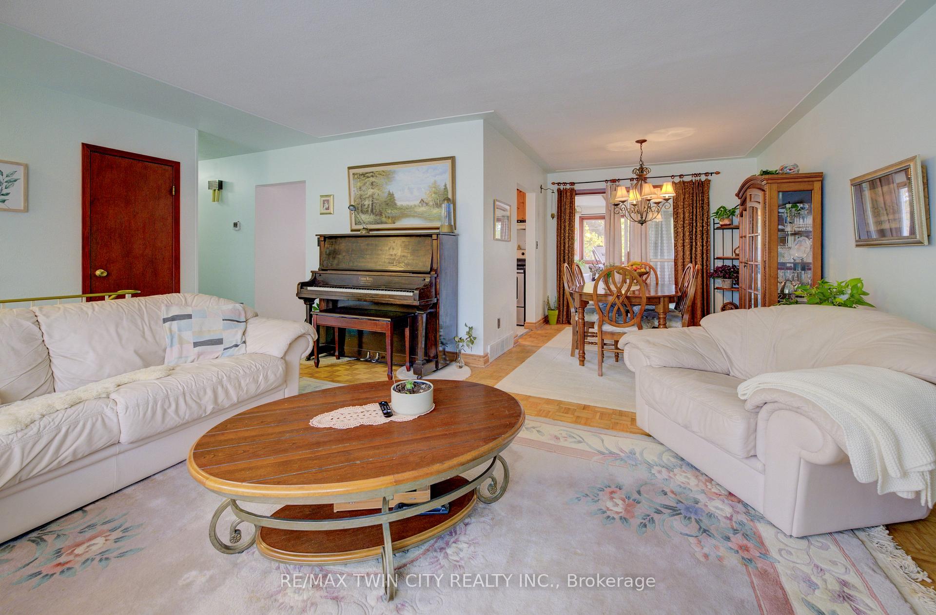 Photo 7 of 59 Tecumseh Crescent, Kitchener — HOMEH