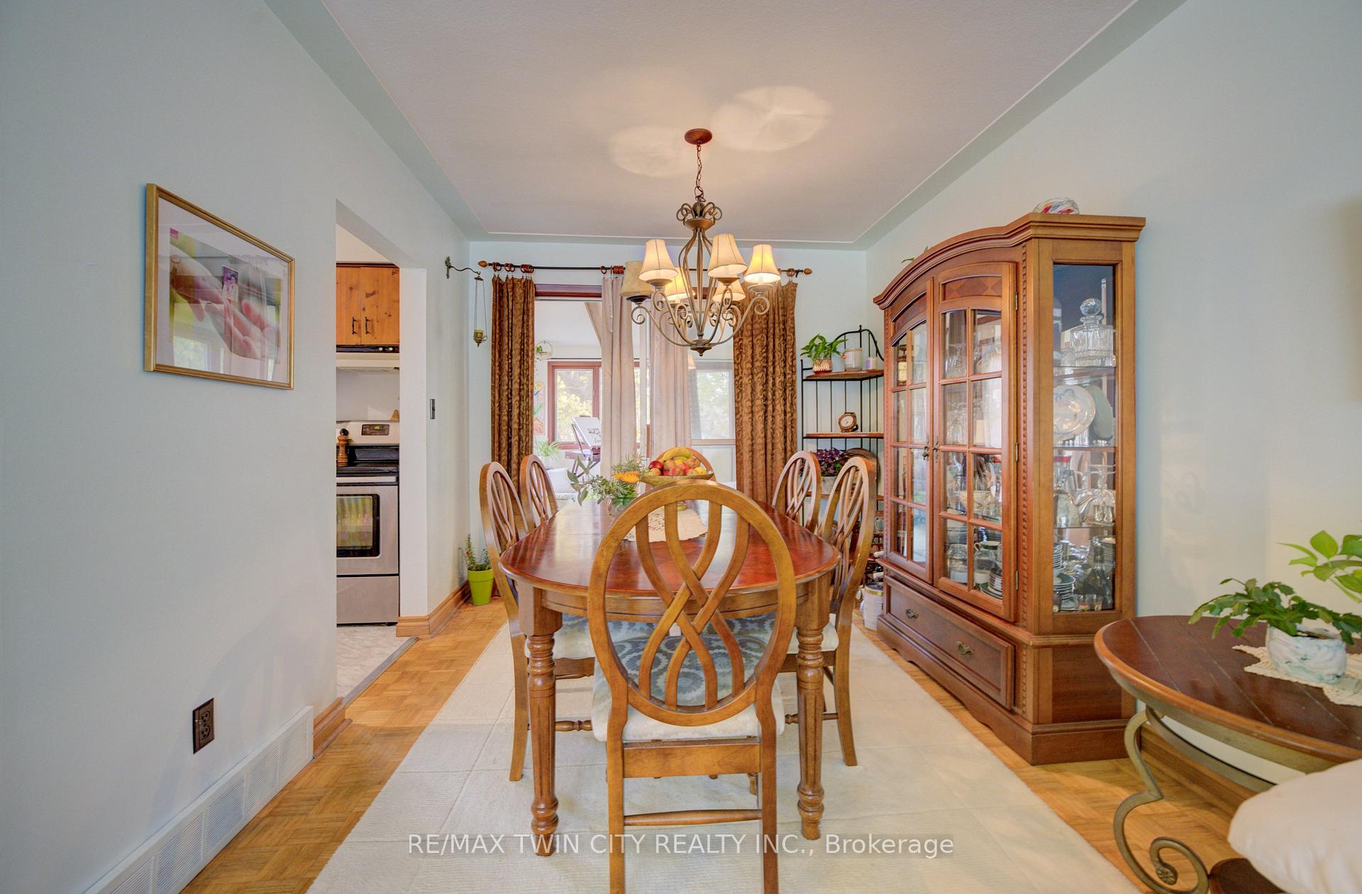 Photo 8 of 59 Tecumseh Crescent, Kitchener — HOMEH