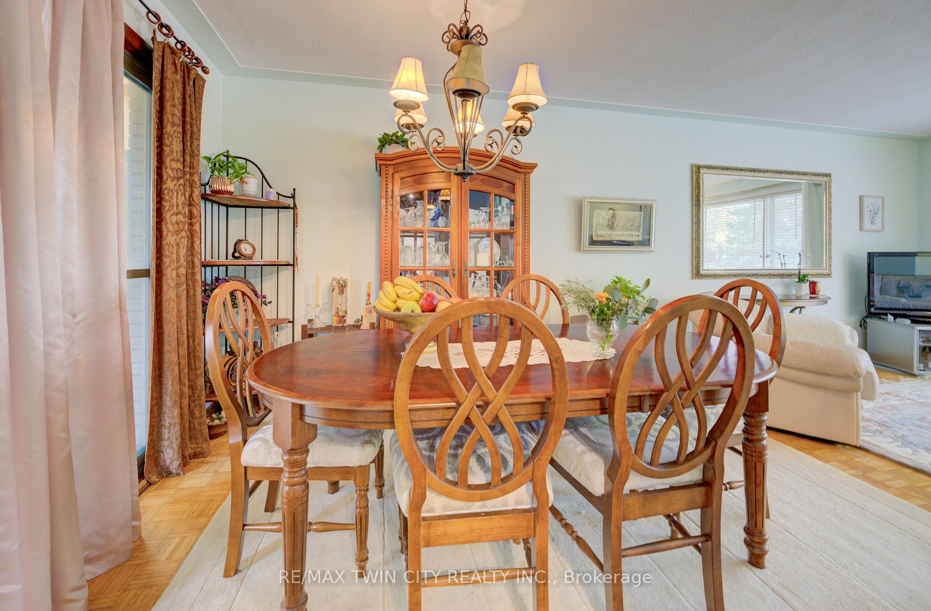 Photo 9 of 59 Tecumseh Crescent, Kitchener — HOMEH