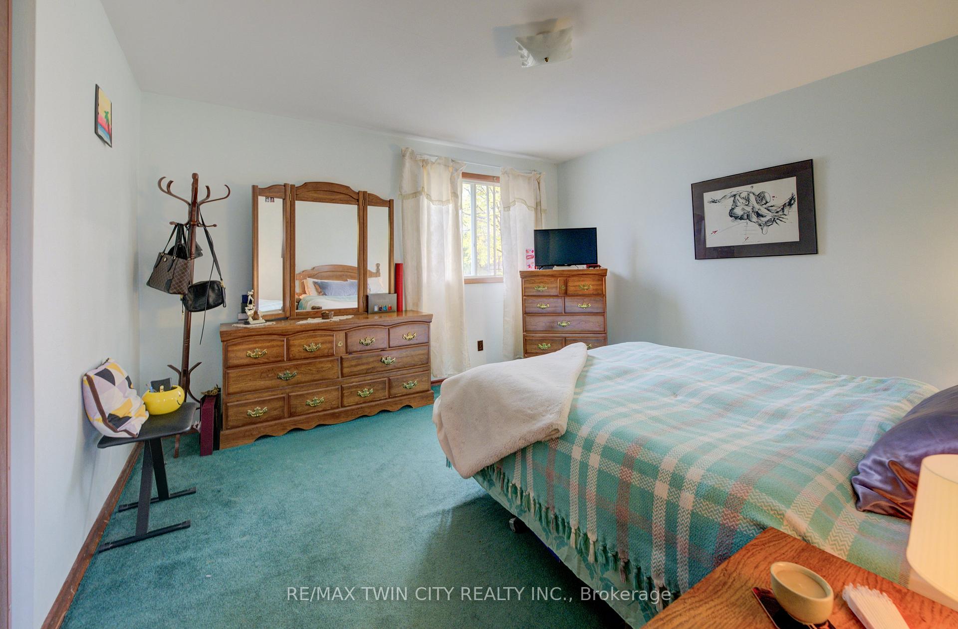 Photo 16 of 59 Tecumseh Crescent, Kitchener — HOMEH