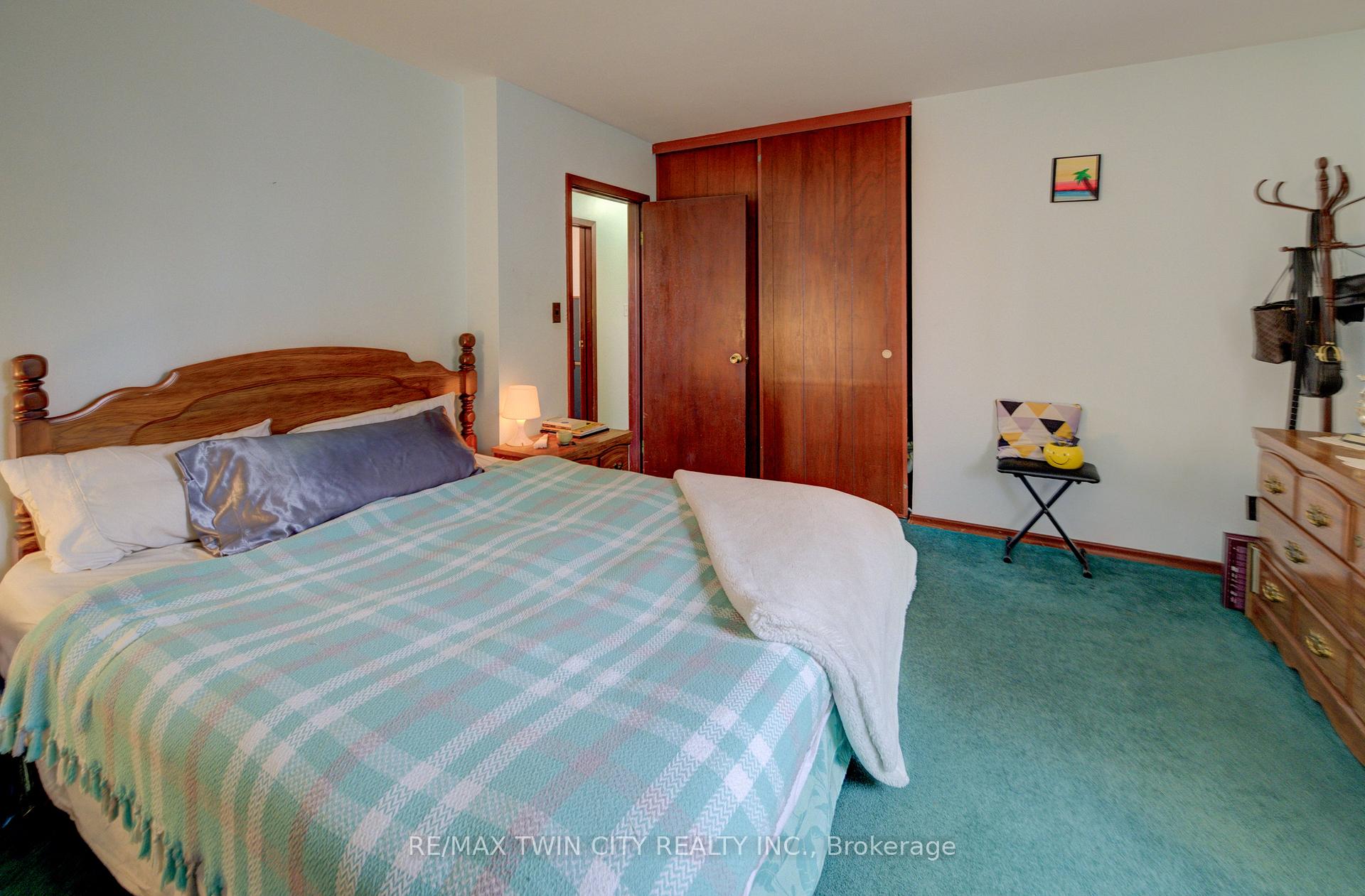 Photo 17 of 59 Tecumseh Crescent, Kitchener — HOMEH