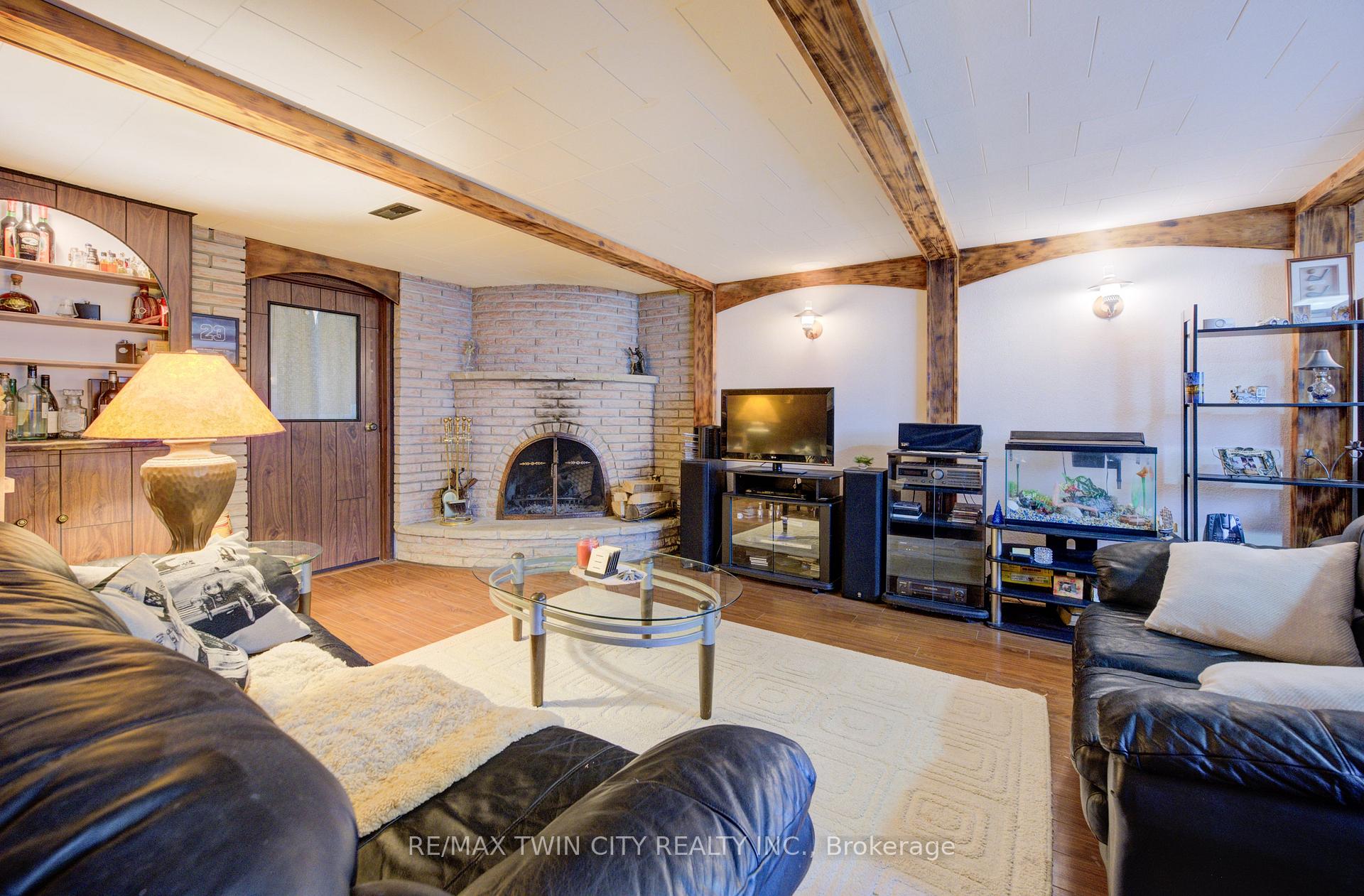 Photo 23 of 59 Tecumseh Crescent, Kitchener — HOMEH