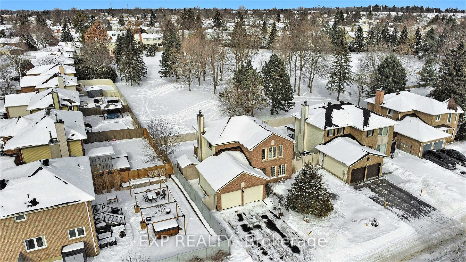 Photo 3 of 44 Huntsman Crescent, Ottawa, Kanata - Bridlewood — HOMEH