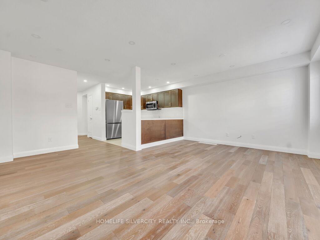 Photo 8 of 34 Renfrew Street, Kitchener, Huron Park — HOMEH