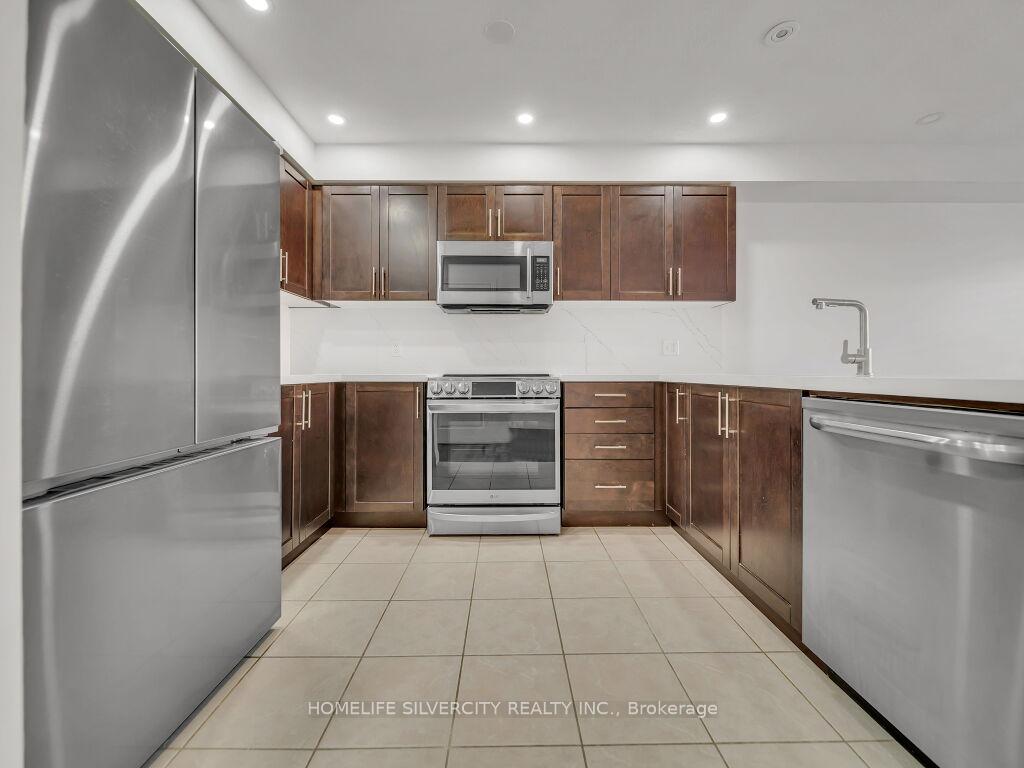 Photo 11 of 34 Renfrew Street, Kitchener, Huron Park — HOMEH
