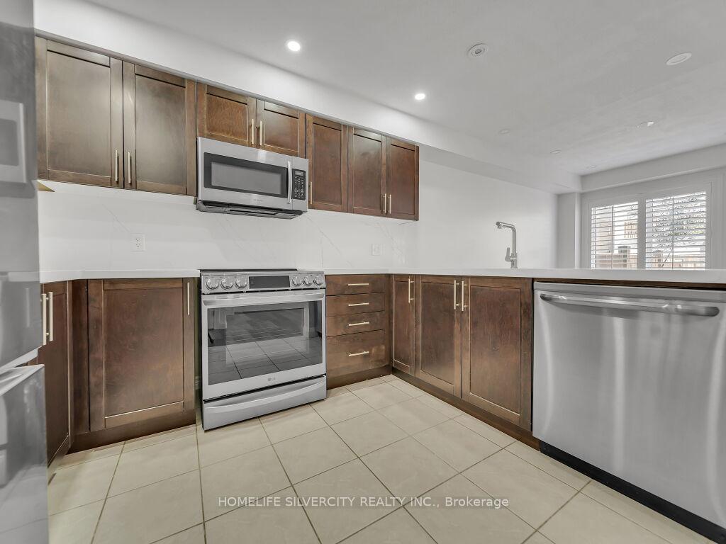 Photo 13 of 34 Renfrew Street, Kitchener, Huron Park — HOMEH