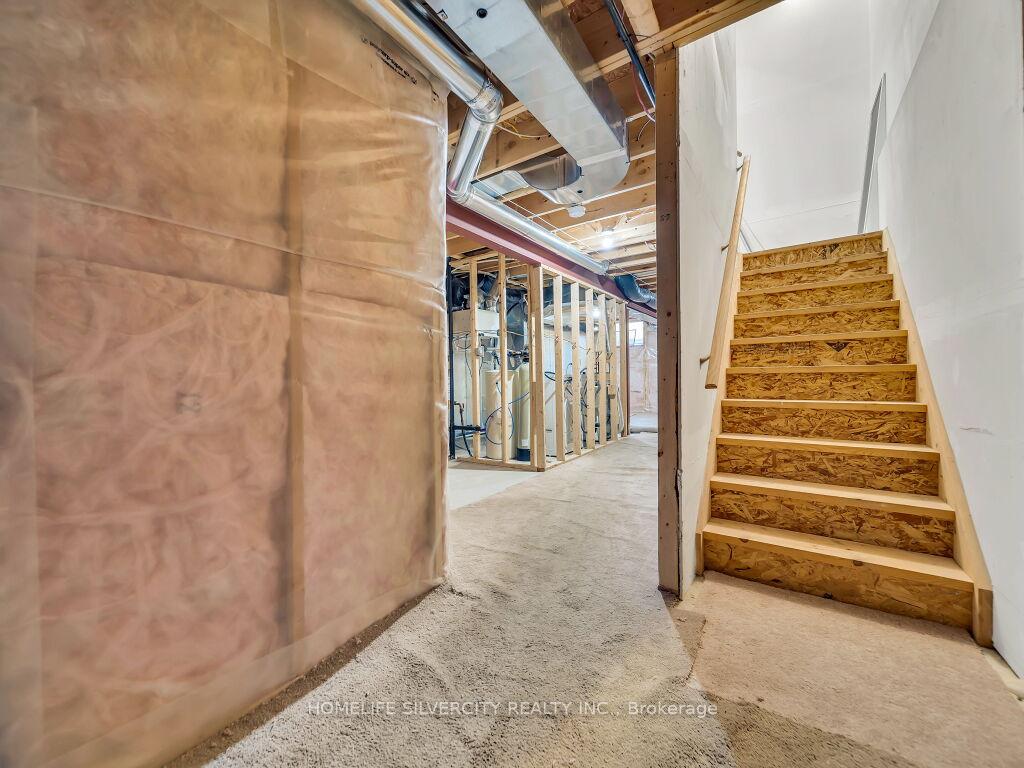 Photo 27 of 34 Renfrew Street, Kitchener, Huron Park — HOMEH