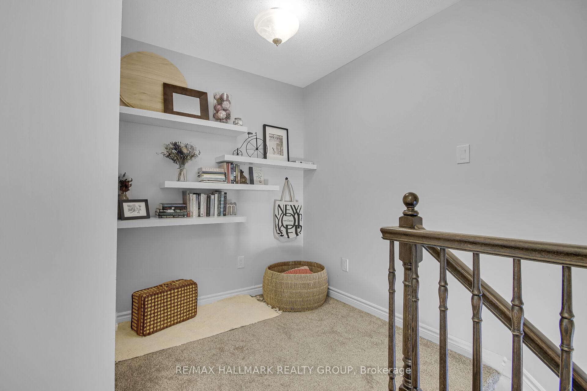 Photo 10 of 30 Caspian Row, Ottawa, Kanata - Emerald Meadows/Trailwest — HOMEH