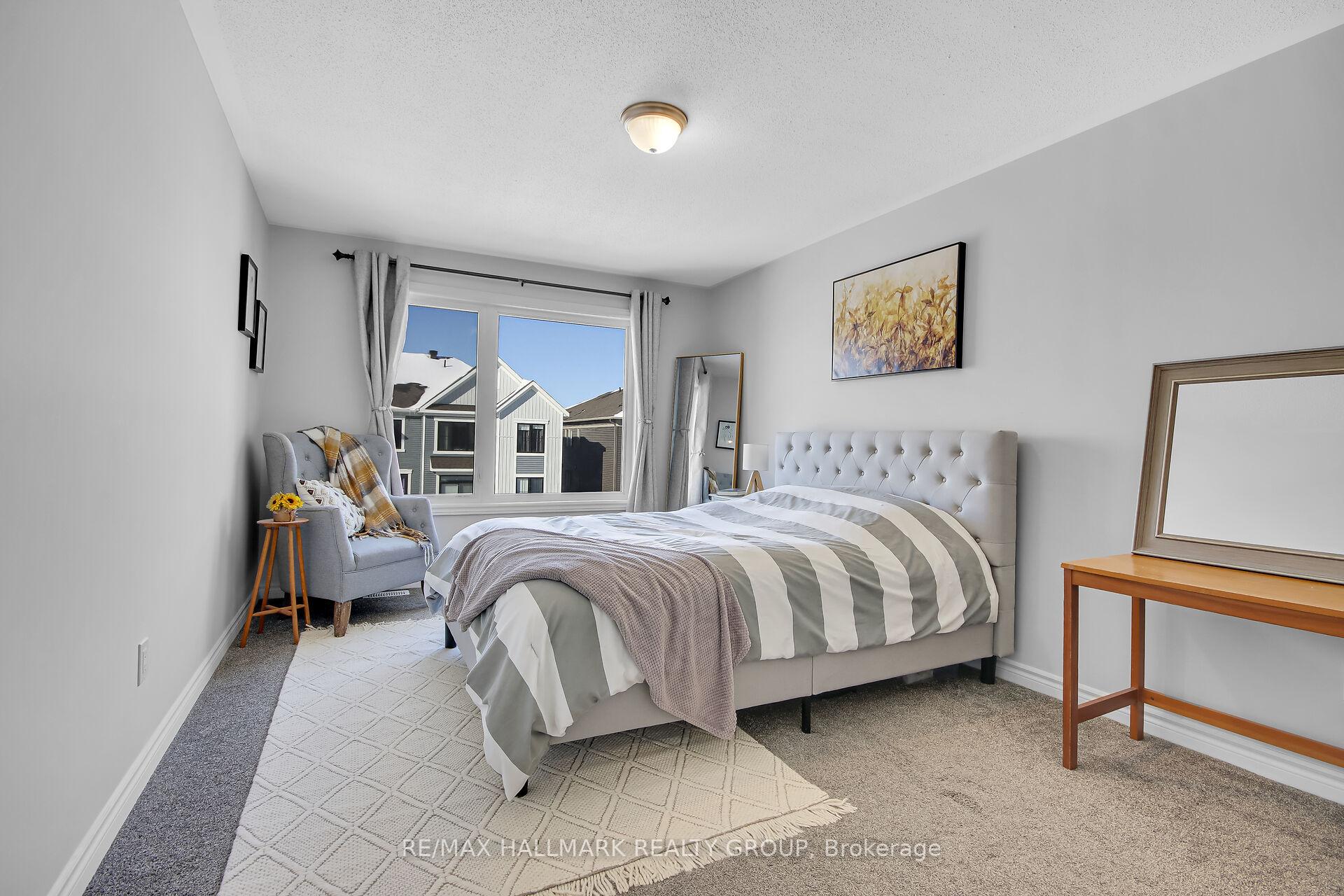 Photo 16 of 30 Caspian Row, Ottawa, Kanata - Emerald Meadows/Trailwest — HOMEH