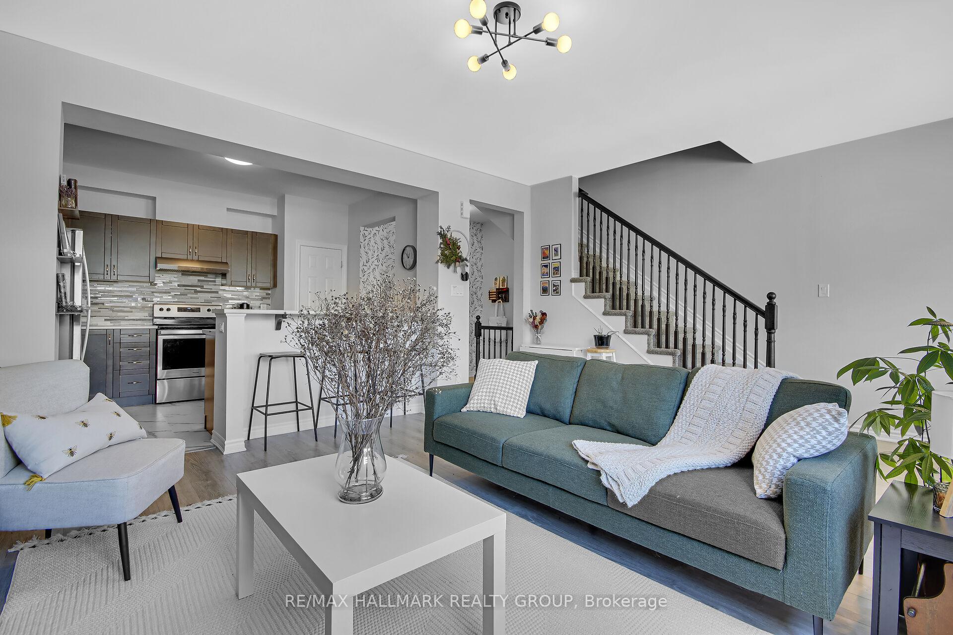 Photo 20 of 30 Caspian Row, Ottawa, Kanata - Emerald Meadows/Trailwest — HOMEH