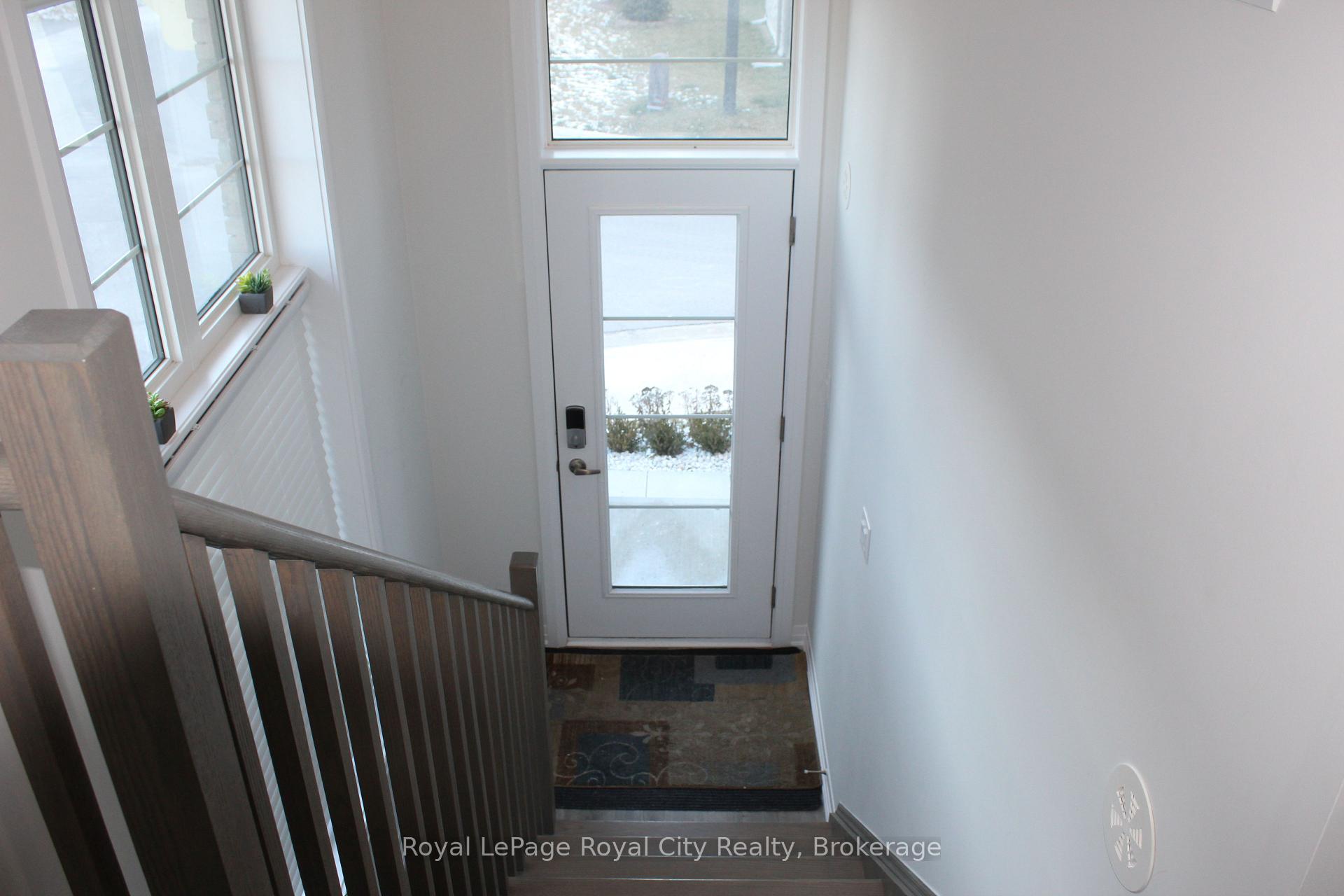 Photo 4 of Unit 29, 185 Bedrock Drive, Hamilton, Stoney Creek Mountain — HOMEH
