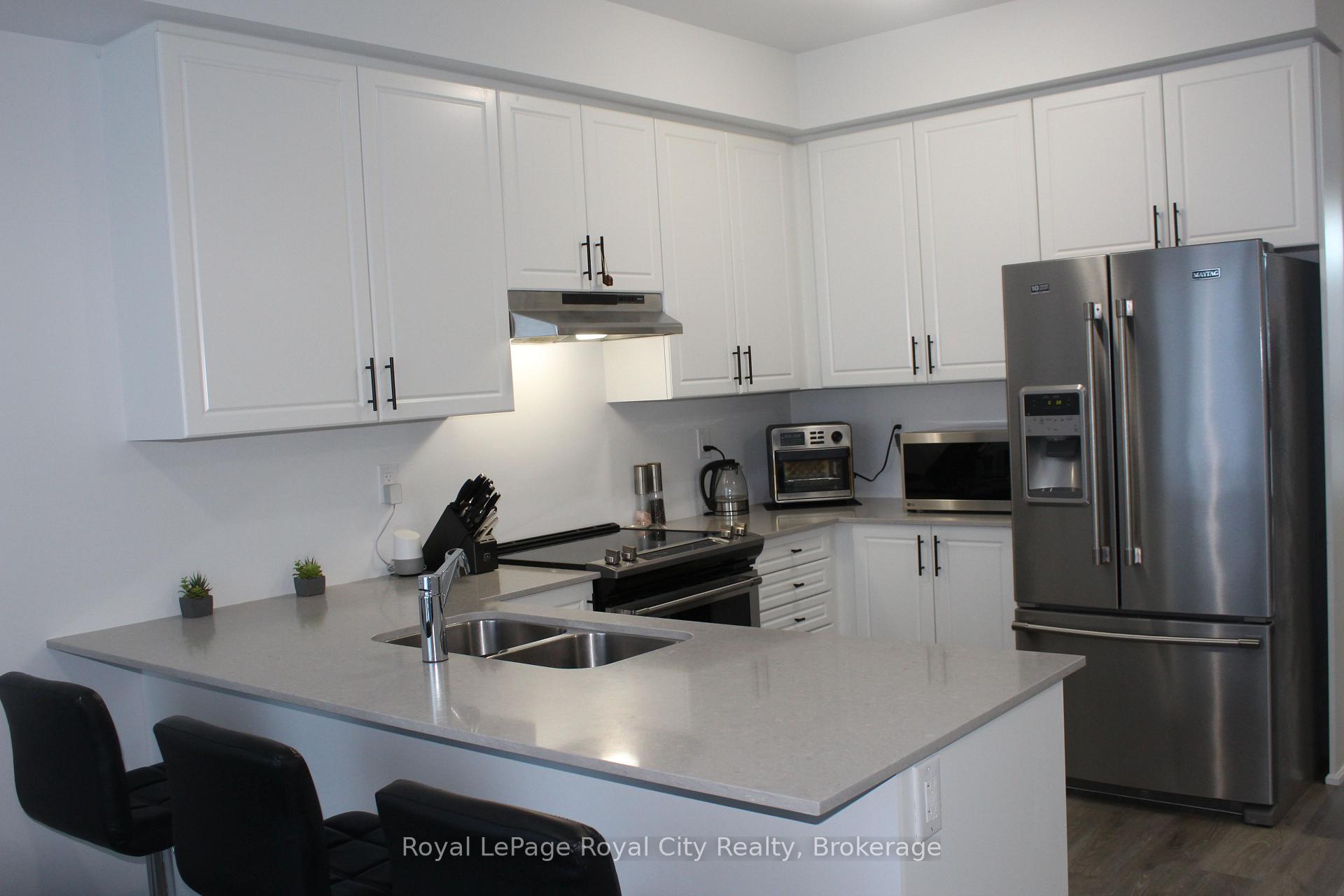 Photo 6 of Unit 29, 185 Bedrock Drive, Hamilton, Stoney Creek Mountain — HOMEH