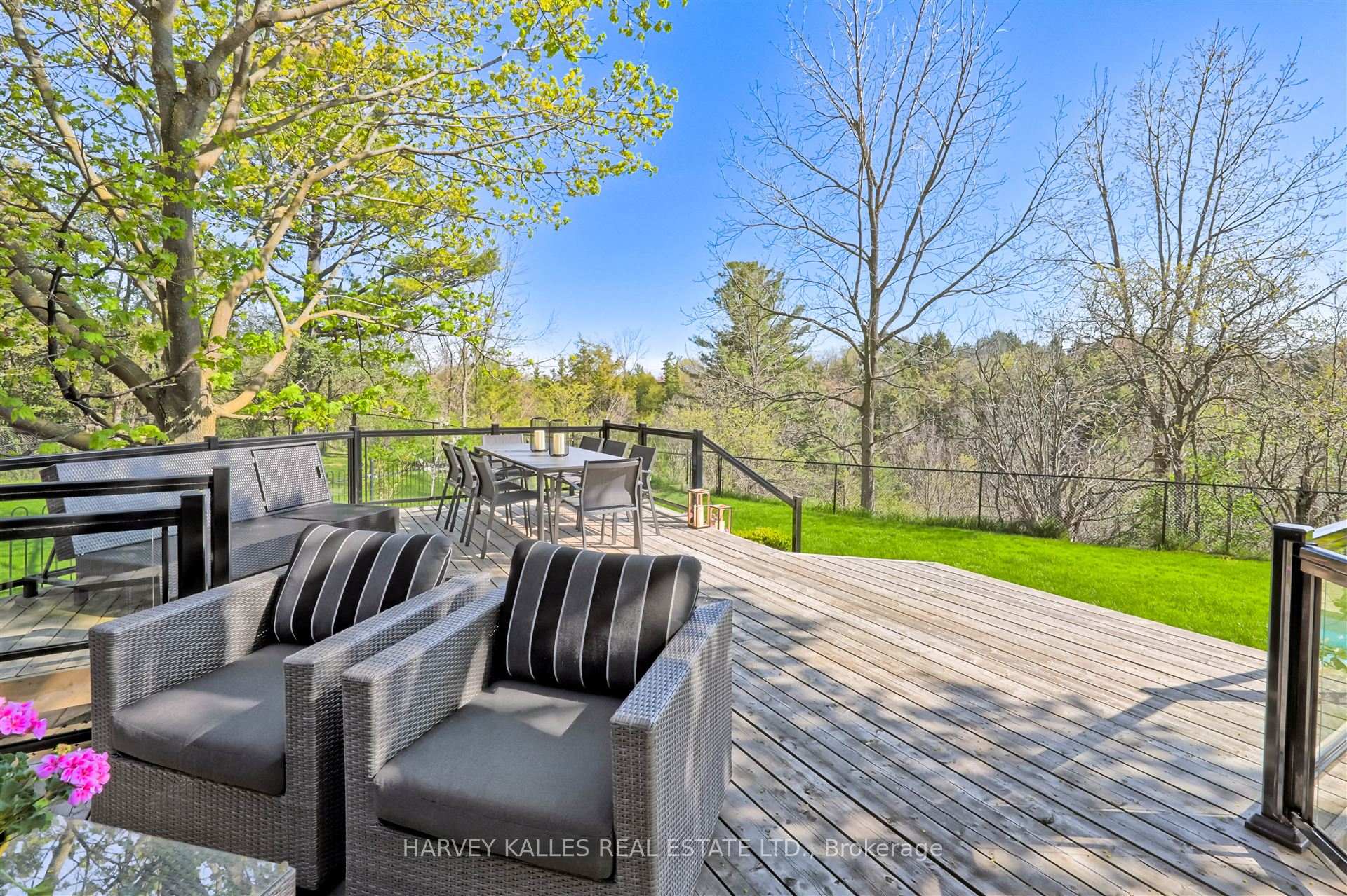 Photo 42 of 14 Northumberland Terrace, Markham, Thornlea — HOMEH