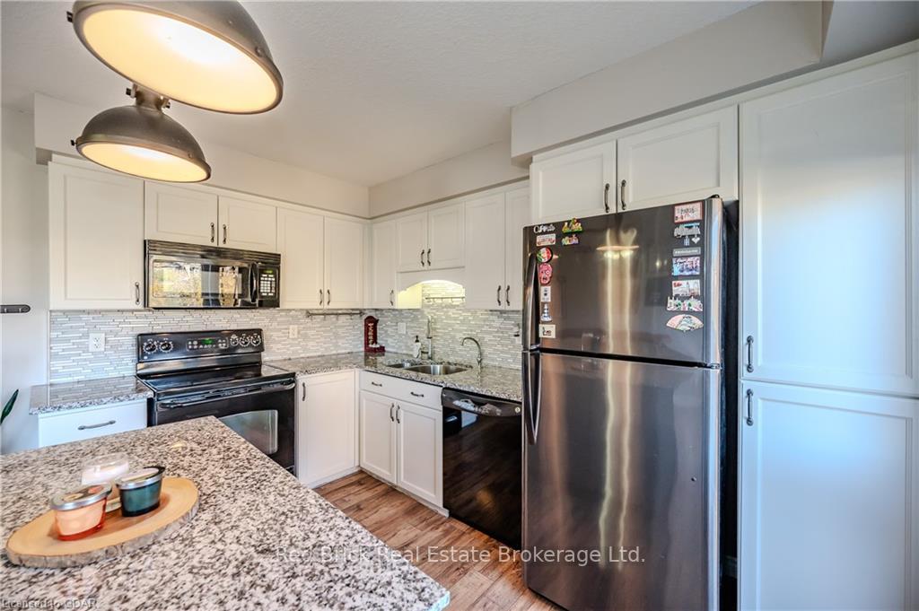 Photo 14 of 312 Parkvale Drive, Kitchener, Huron Park — HOMEH