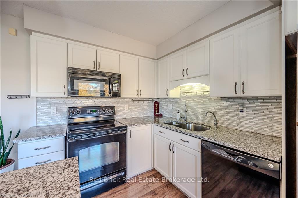 Photo 15 of 312 Parkvale Drive, Kitchener, Huron Park — HOMEH