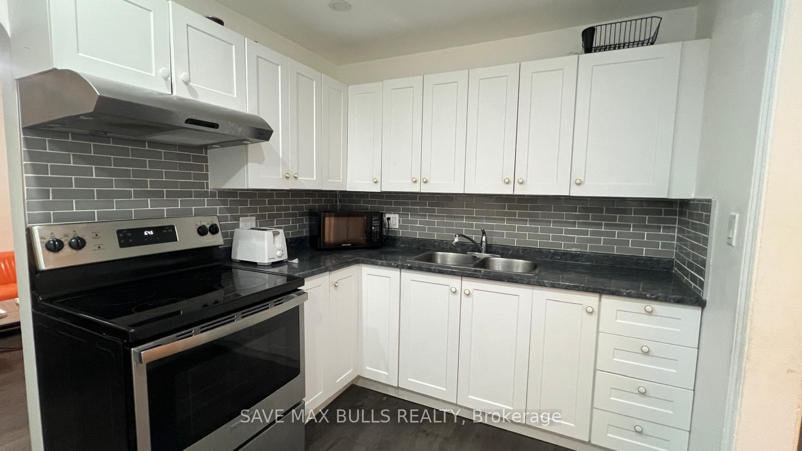 Photo 3 of Unit UNIT #3, 3210 Homestead Drive, Hamilton, Mount Hope — HOMEH