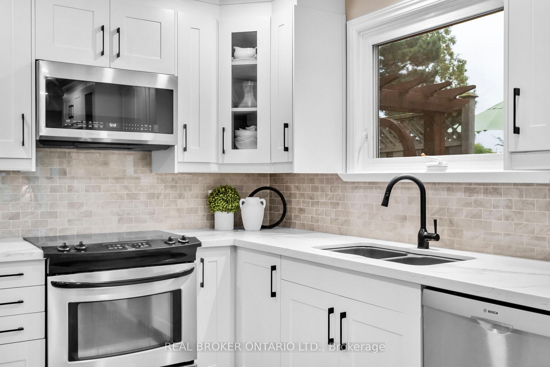 Photo 8 of 782 Laurier Avenue, Milton, Timberlea — HOMEH