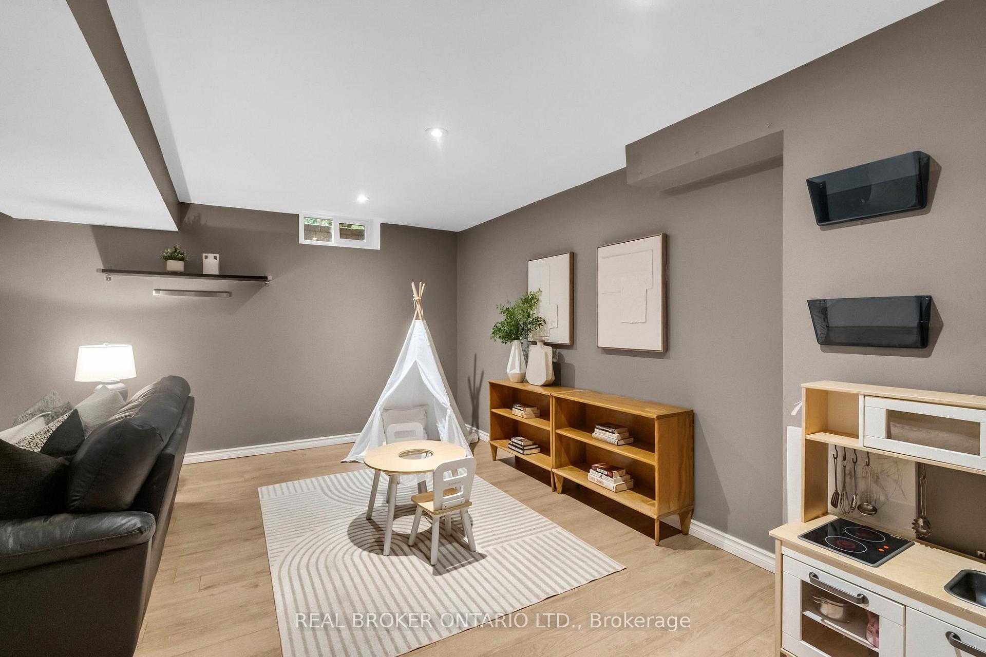 Photo 31 of 782 Laurier Avenue, Milton, Timberlea — HOMEH