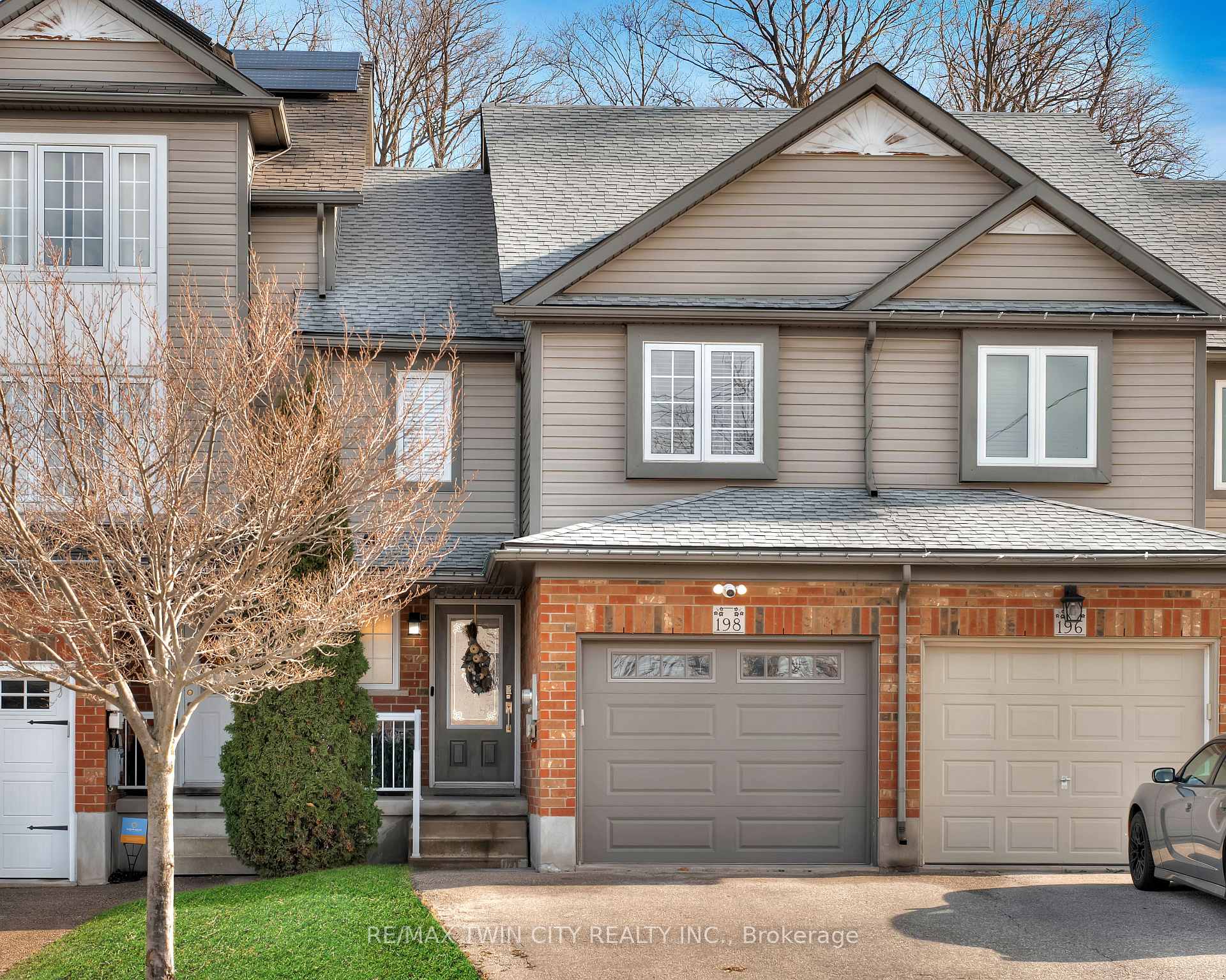 Photo 1 of 198 Snowdrop Crescent, Kitchener, Larentian West — HOMEH