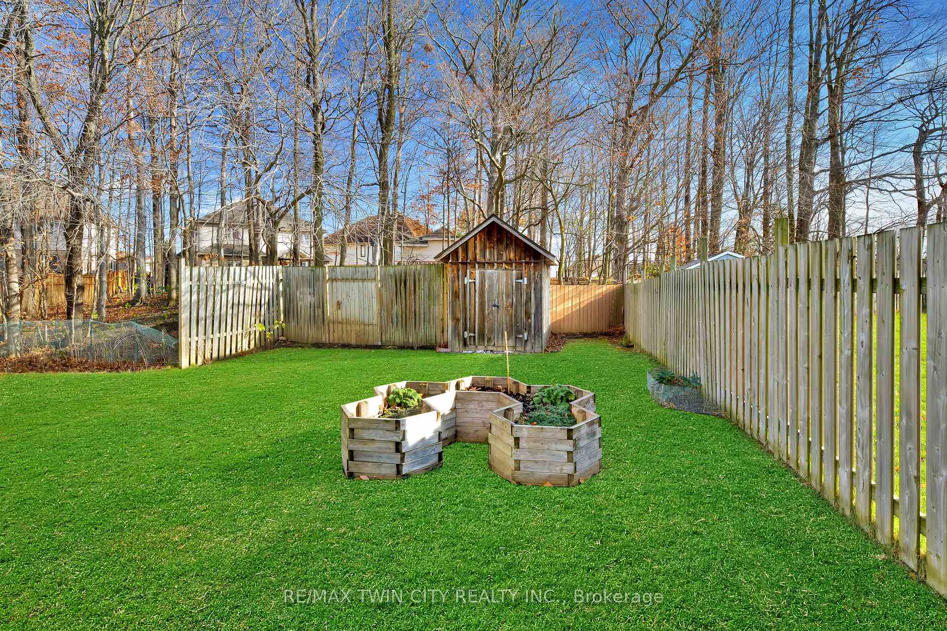 Photo 35 of 198 Snowdrop Crescent, Kitchener, Larentian West — HOMEH