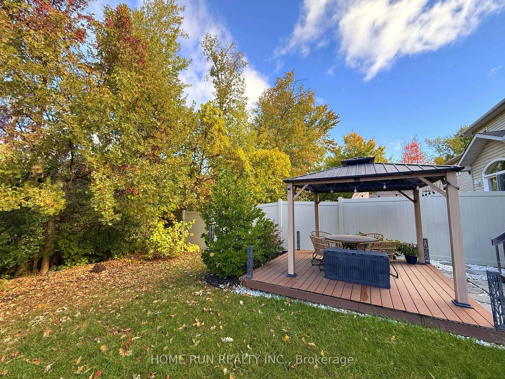 Photo 3 of 357 Celtic Ridge Crescent, Ottawa, Kanata - Morgan's Grant/South March — HOMEH