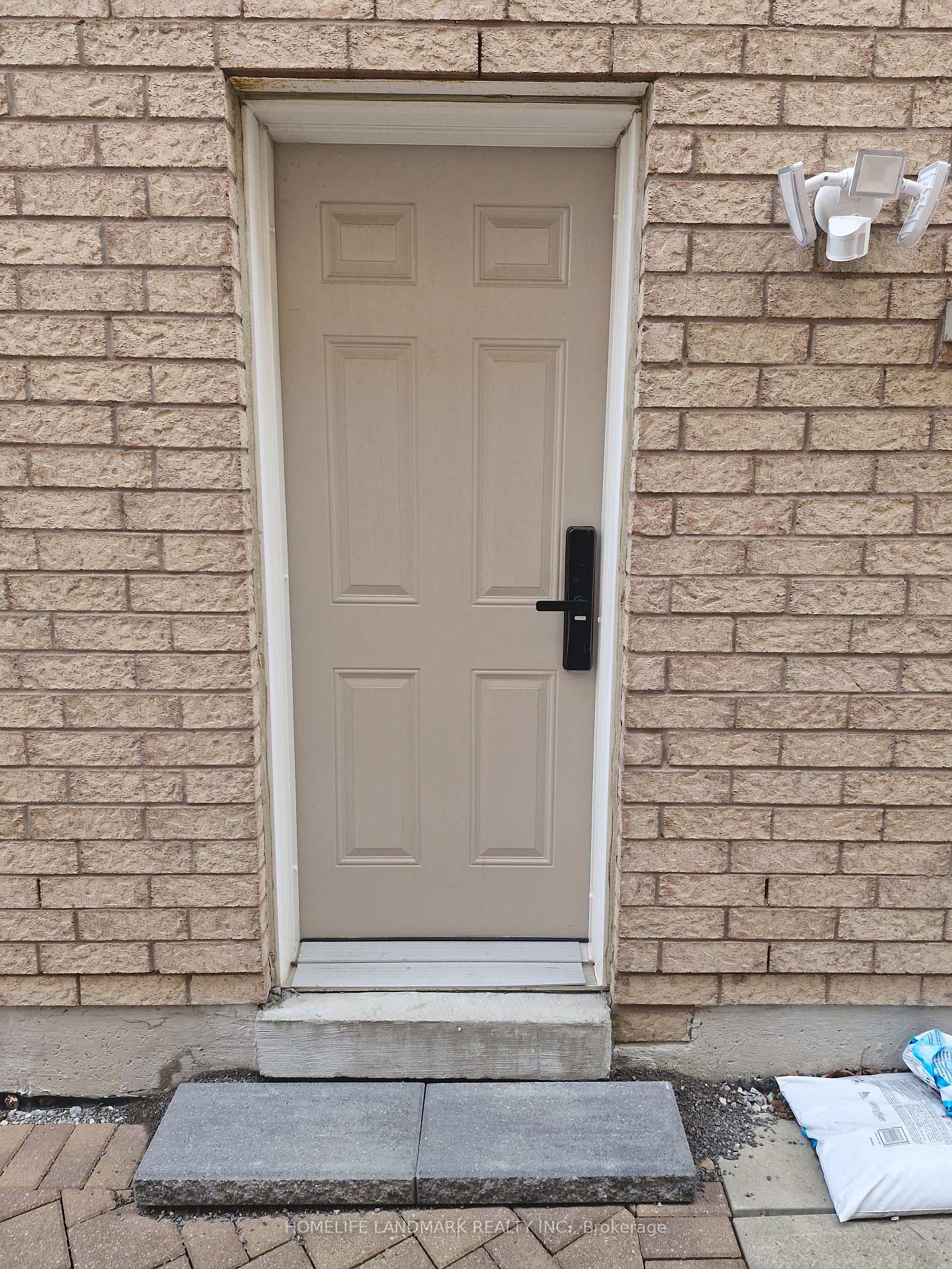 Photo 3 of 6 Bussa Rd N, Markham, Cedarwood — HOMEH
