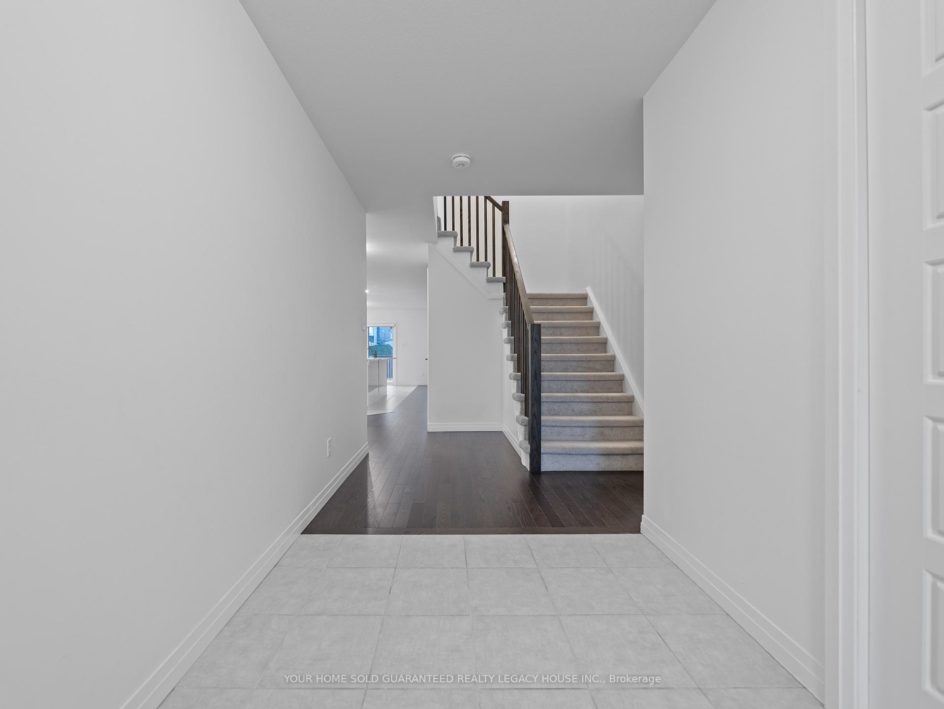 Photo 3 of 98 Pony Way, Kitchener — HOMEH