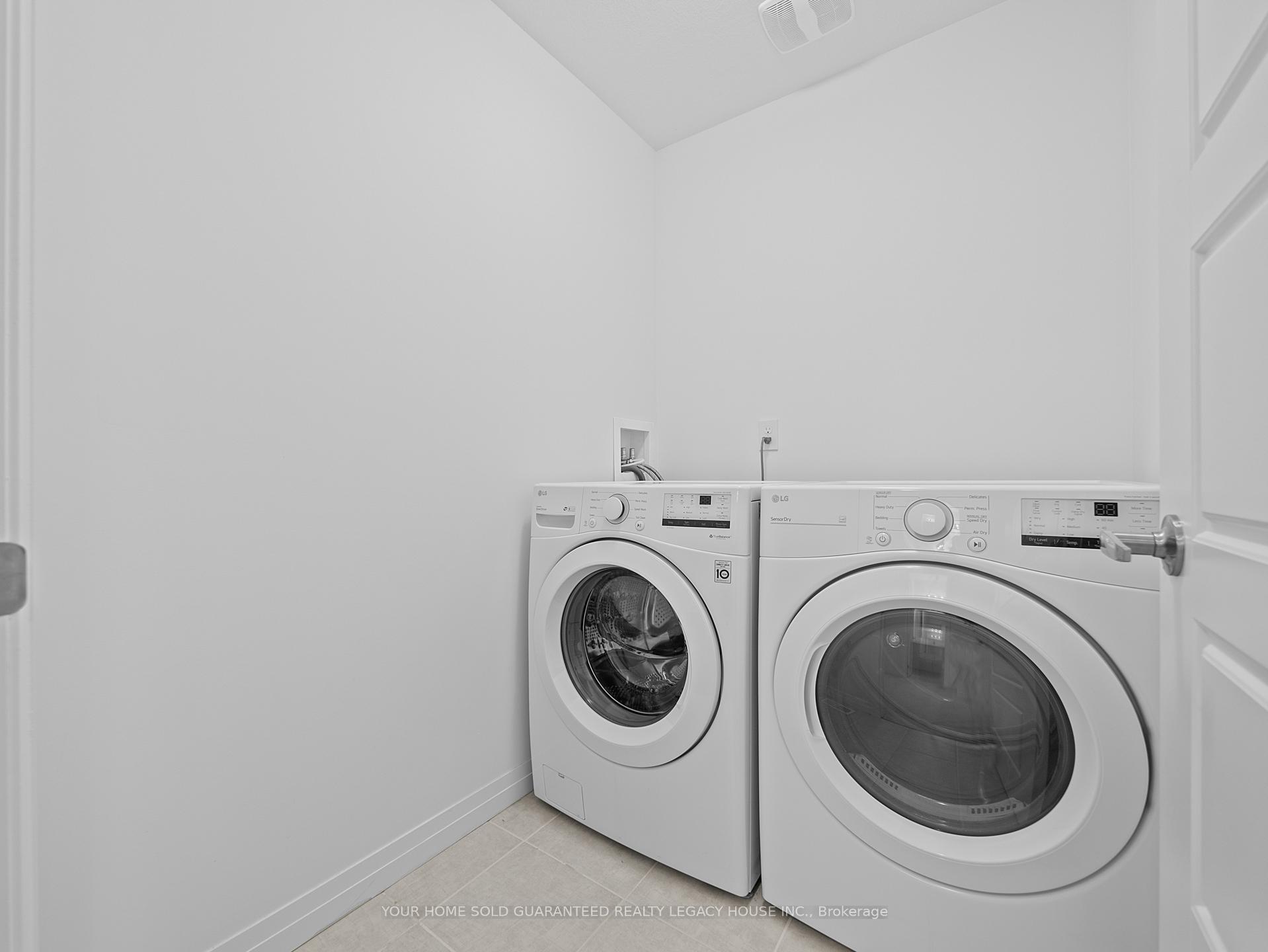 Photo 20 of 98 Pony Way, Kitchener — HOMEH