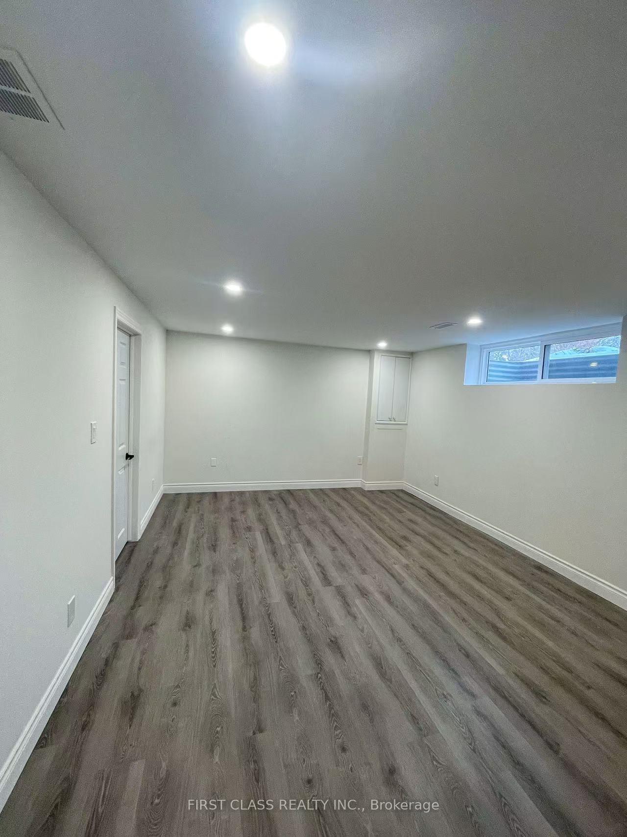 Photo 2 of 22 Willowgate Drive, Markham, Bullock — HOMEH