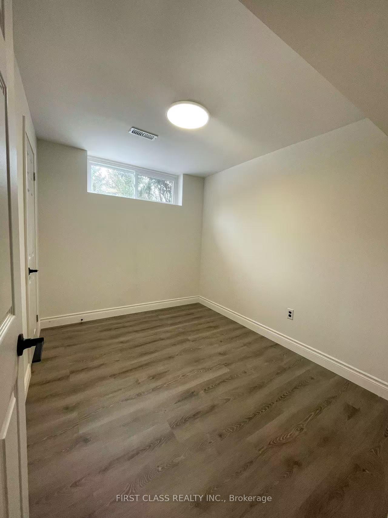 Photo 3 of 22 Willowgate Drive, Markham, Bullock — HOMEH