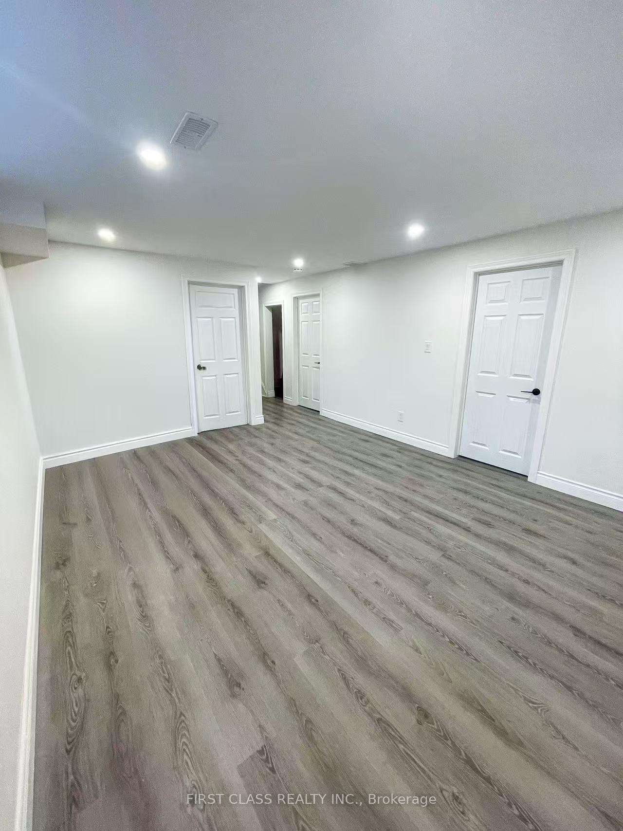 Photo 4 of 22 Willowgate Drive, Markham, Bullock — HOMEH