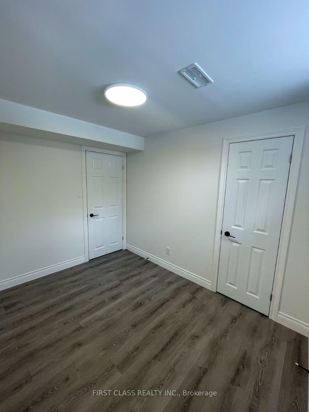 Photo 5 of 22 Willowgate Drive, Markham, Bullock — HOMEH