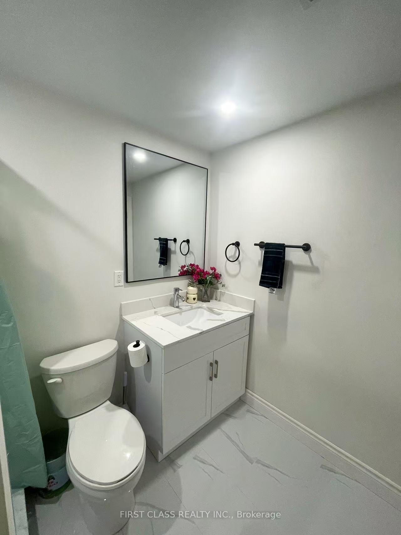 Photo 9 of 22 Willowgate Drive, Markham, Bullock — HOMEH