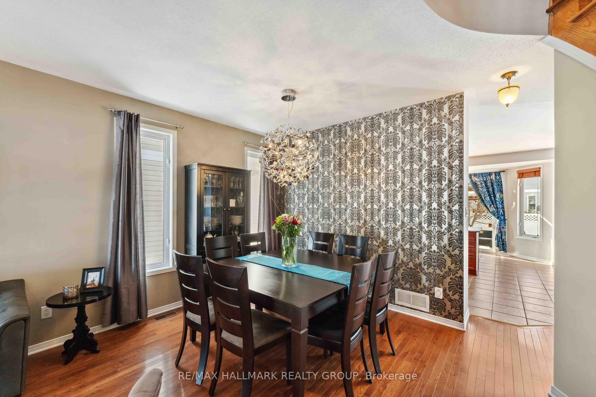 Photo 4 of 317 Kinghorn Crescent, Ottawa, Kanata - Morgan's Grant/South March — HOMEH
