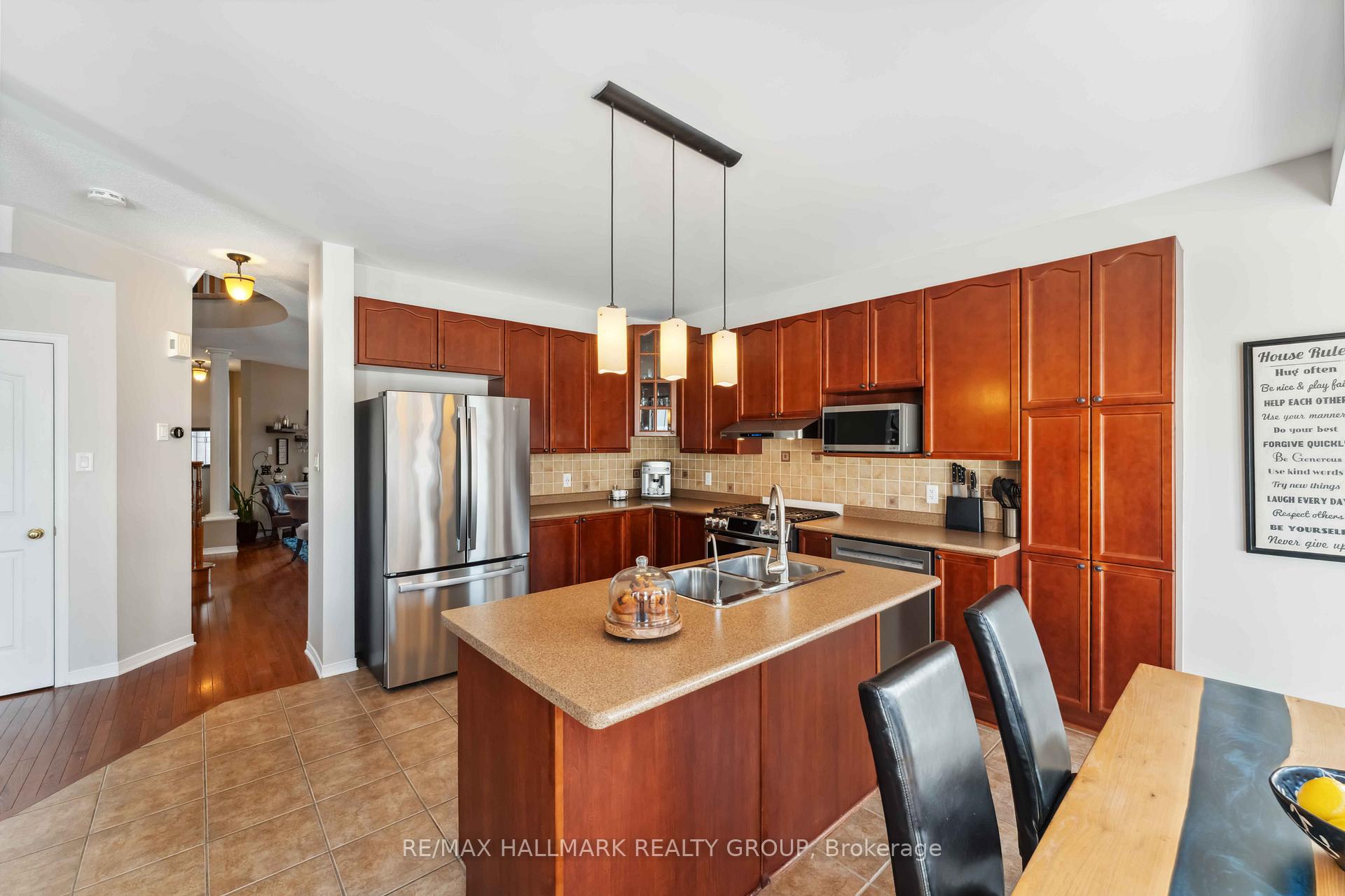Photo 11 of 317 Kinghorn Crescent, Ottawa, Kanata - Morgan's Grant/South March — HOMEH