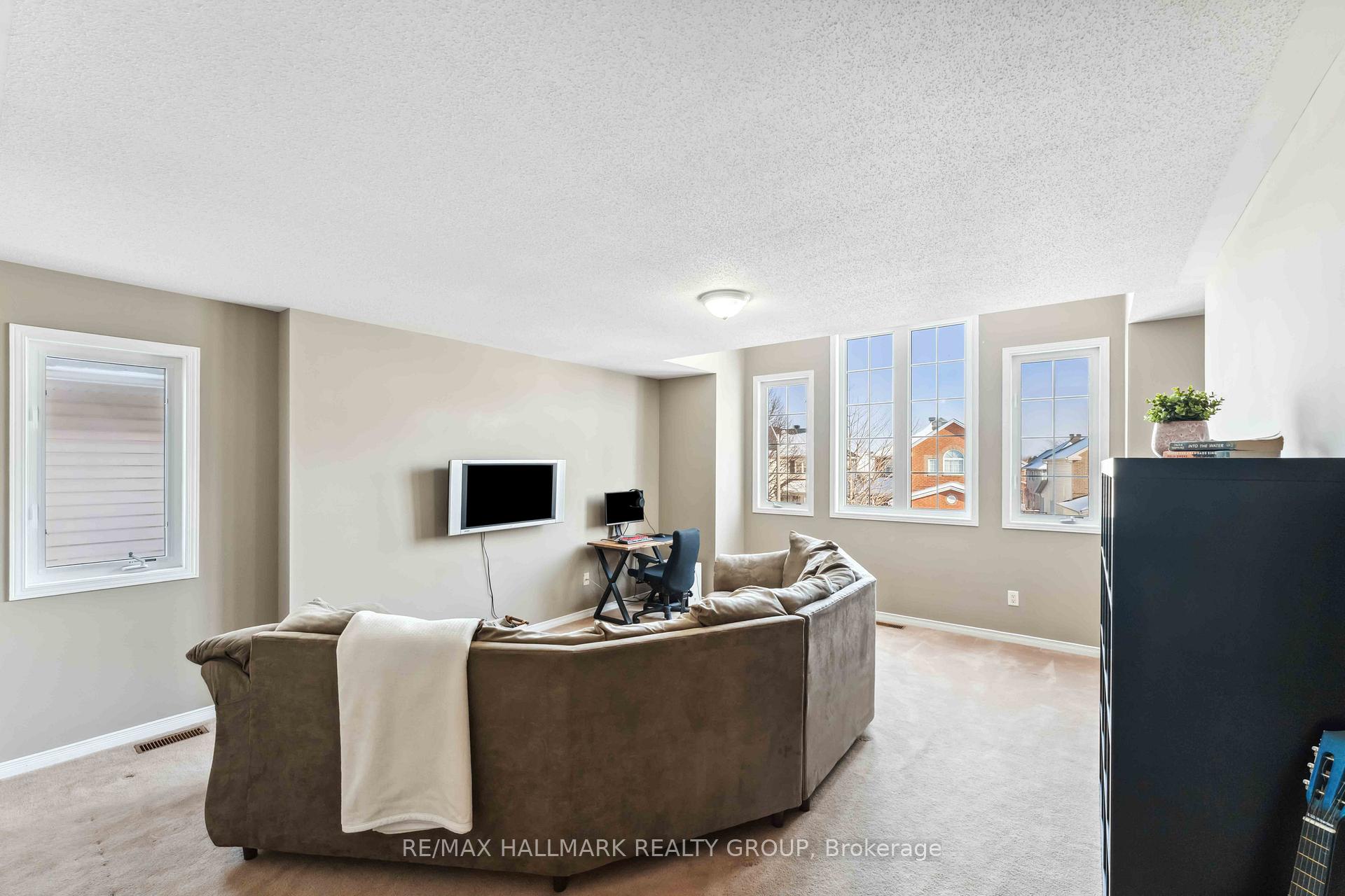 Photo 22 of 317 Kinghorn Crescent, Ottawa, Kanata - Morgan's Grant/South March — HOMEH