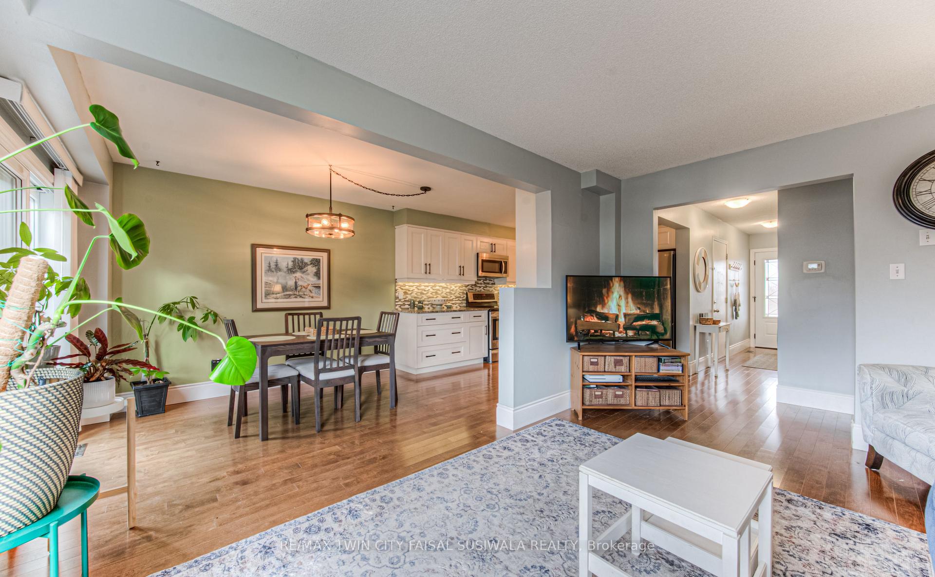 Photo 12 of 750 Fairway Court, Kitchener — HOMEH