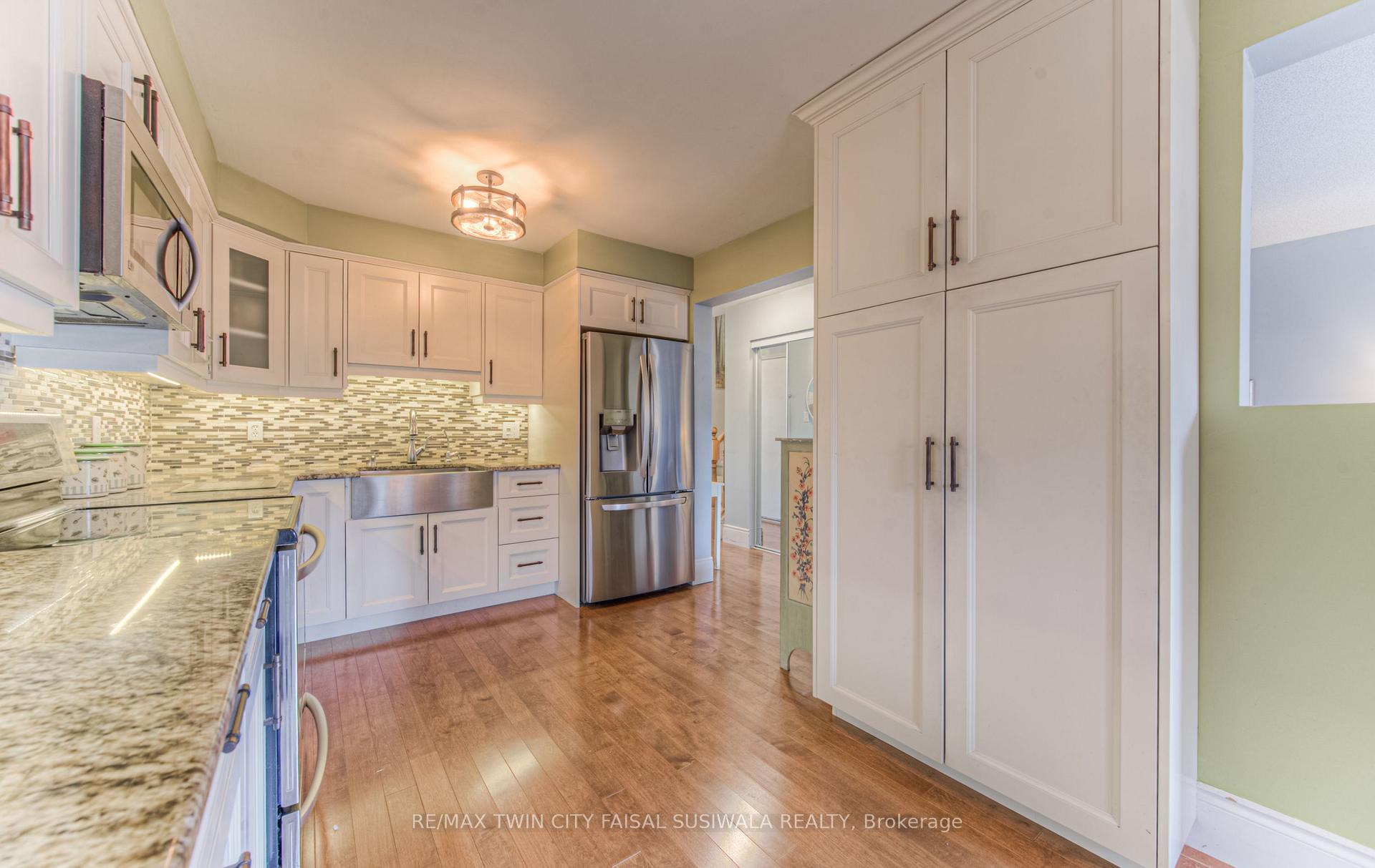 Photo 15 of 750 Fairway Court, Kitchener — HOMEH