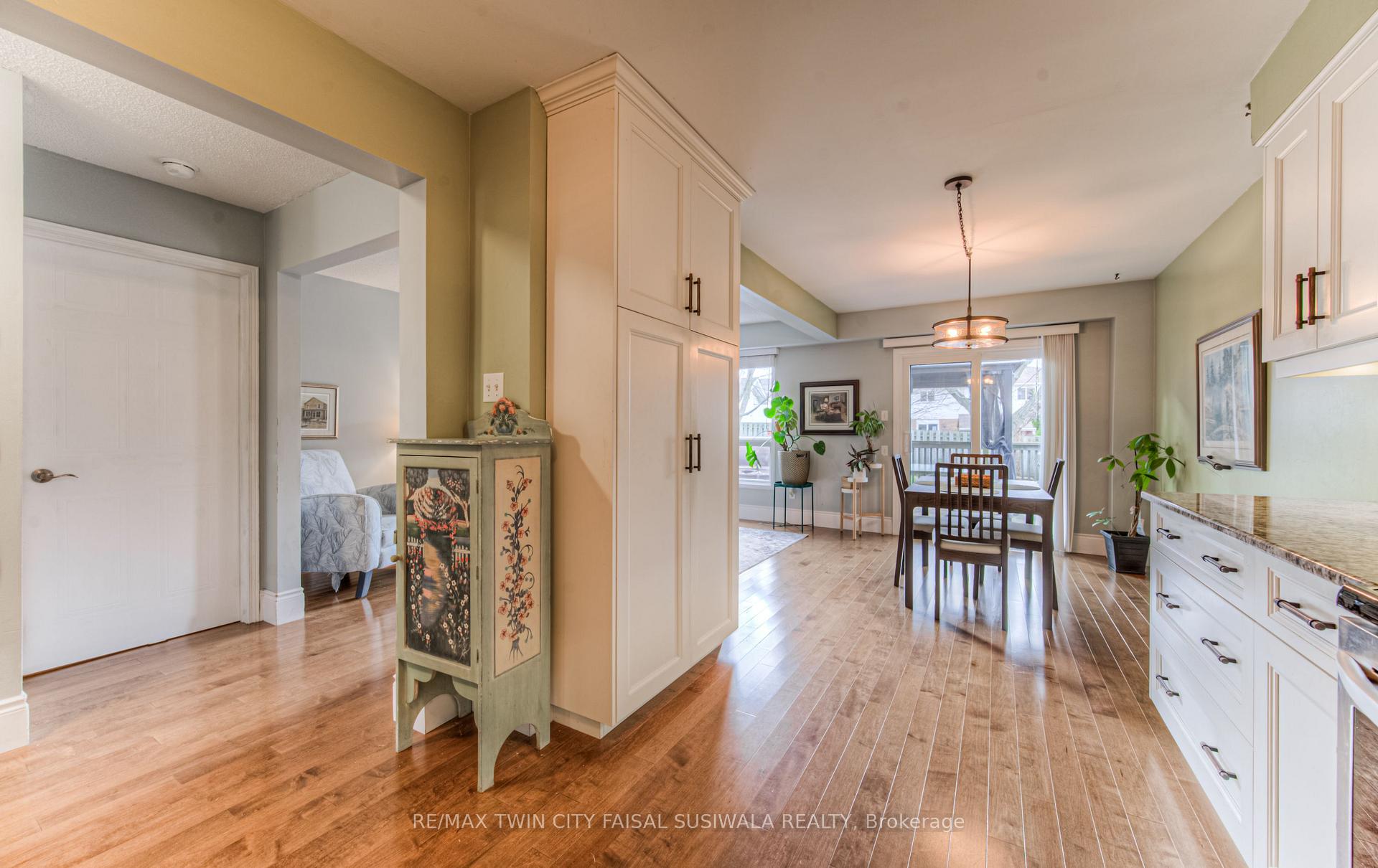 Photo 16 of 750 Fairway Court, Kitchener — HOMEH