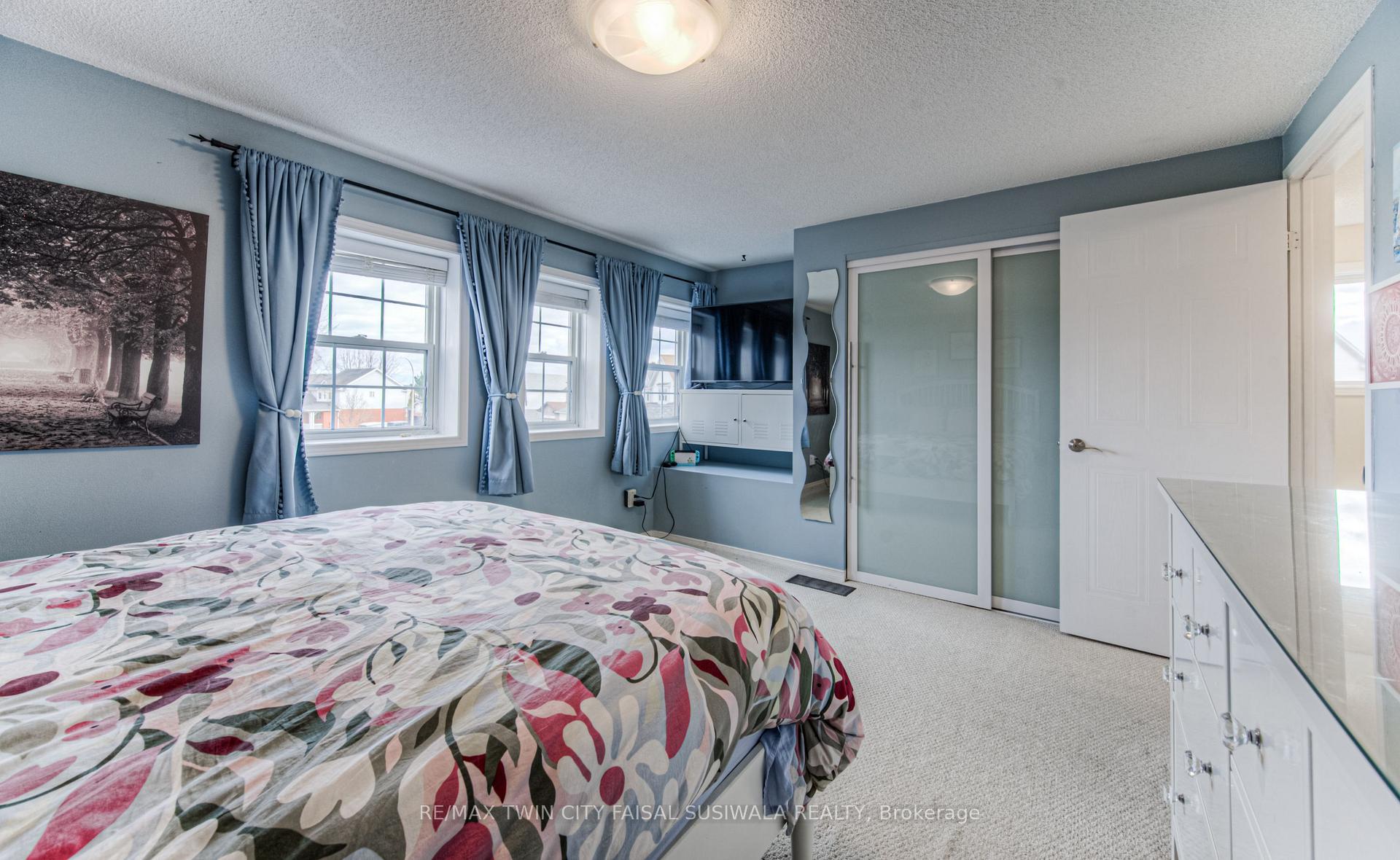Photo 18 of 750 Fairway Court, Kitchener — HOMEH