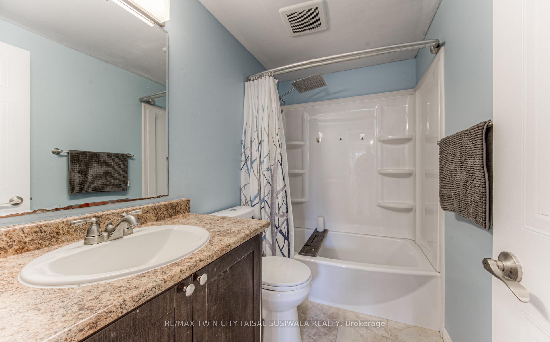 Photo 19 of 750 Fairway Court, Kitchener — HOMEH