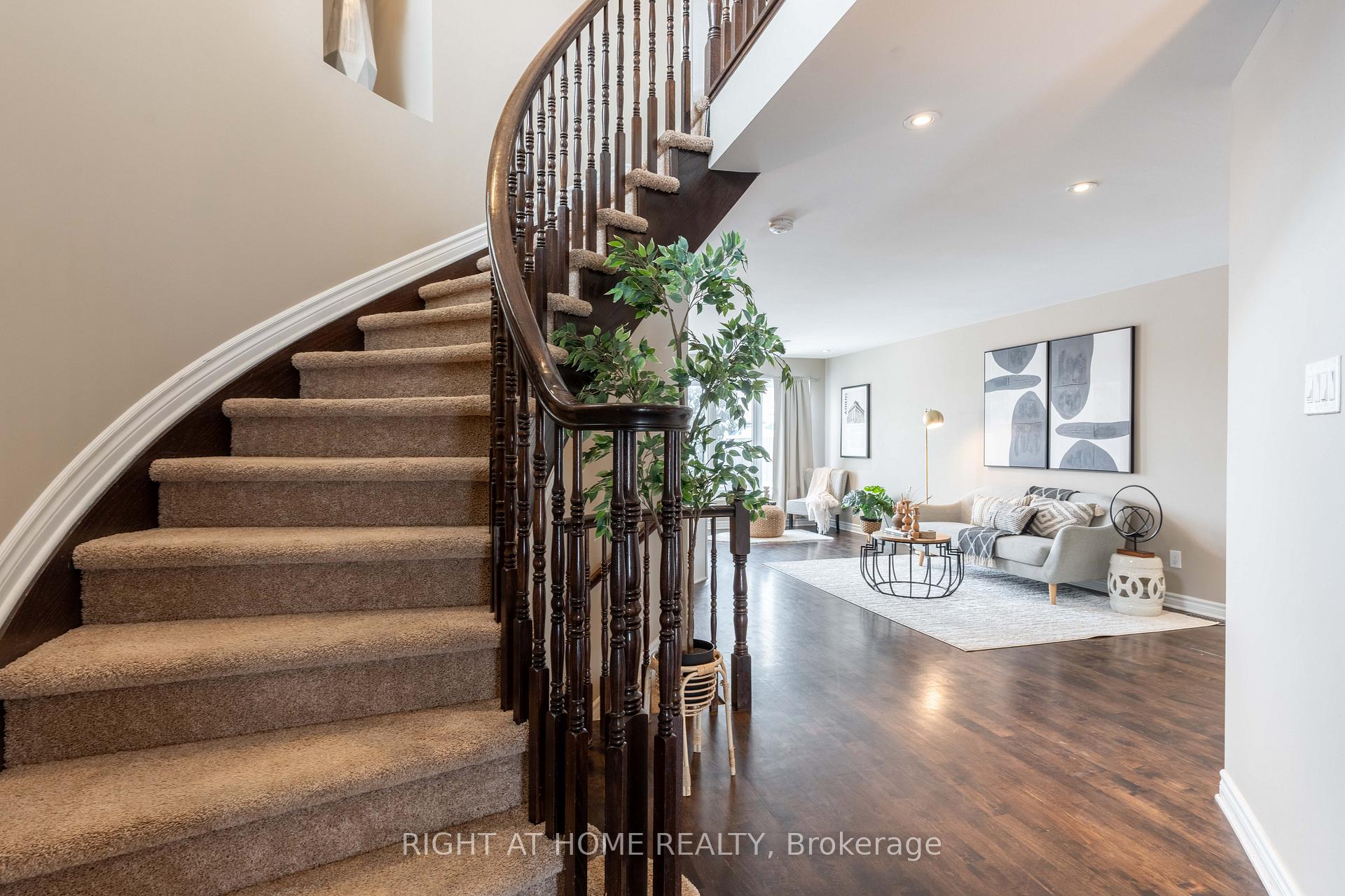 Photo 3 of 117 Forestbrook Street, Ottawa, Kanata - Morgan's Grant/South March — HOMEH